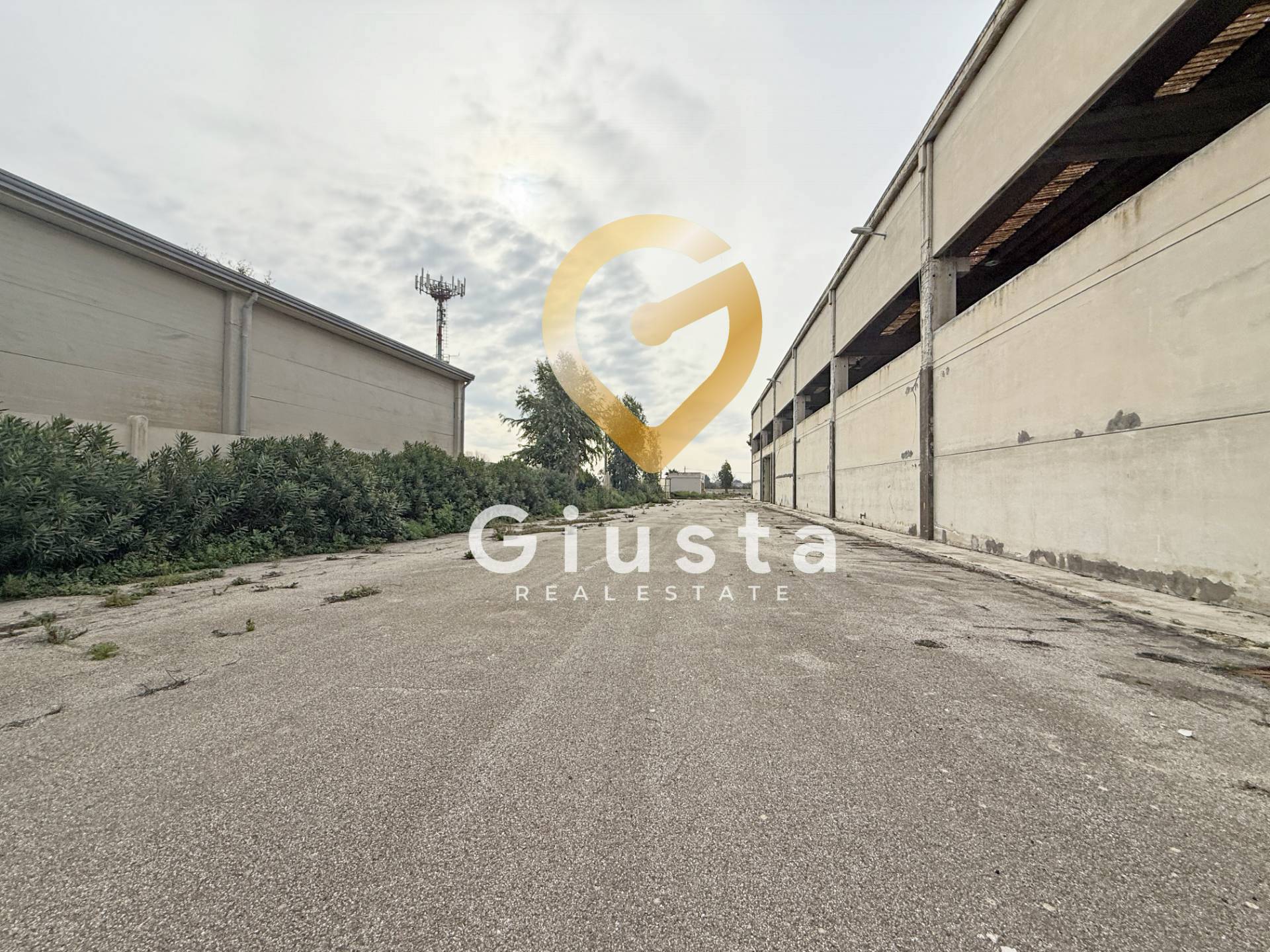 Capannone Industriale in vendita a Brindisi, Perrino