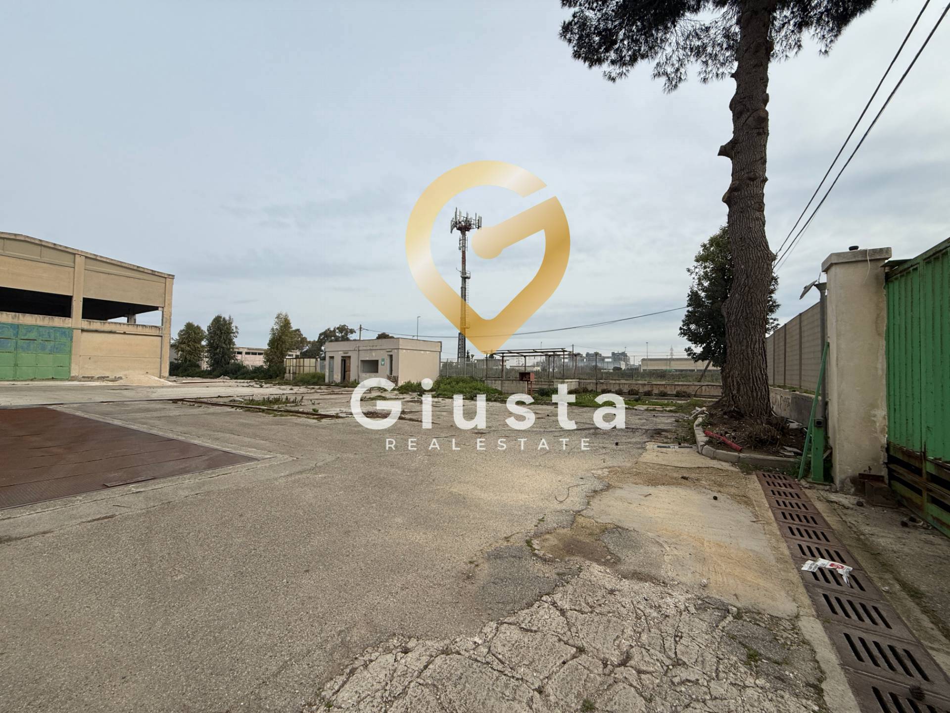 Capannone Industriale in vendita a Brindisi, Perrino