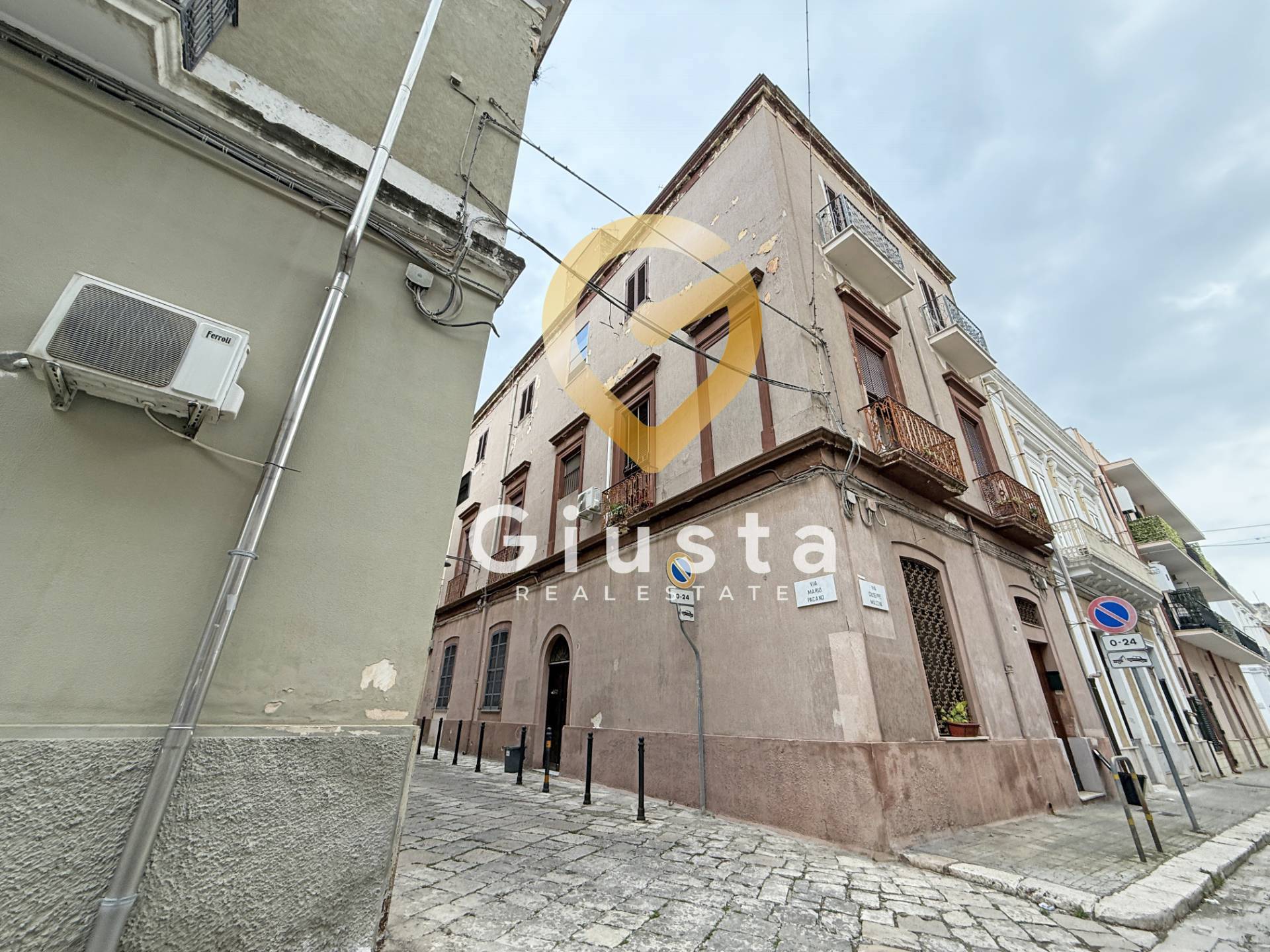 Casa Indipendente in vendita a Brindisi, Zona Centro
