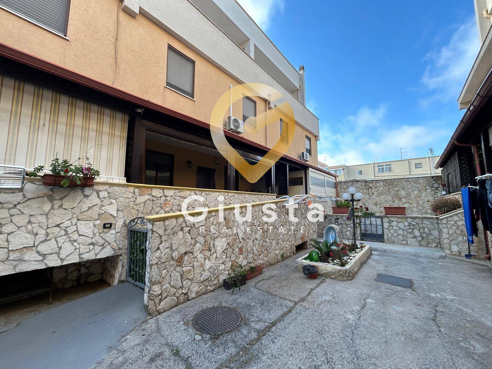 Casa Semindipendente in vendita a Brindisi, Paradiso