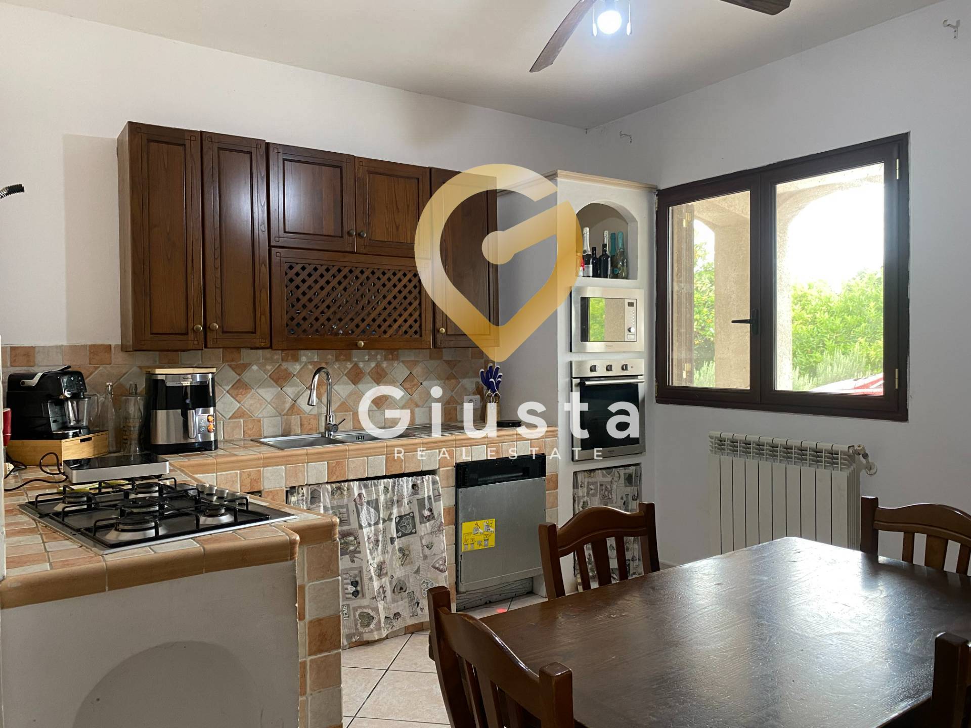 Villa singola in vendita a Brindisi, Zona Montenegro