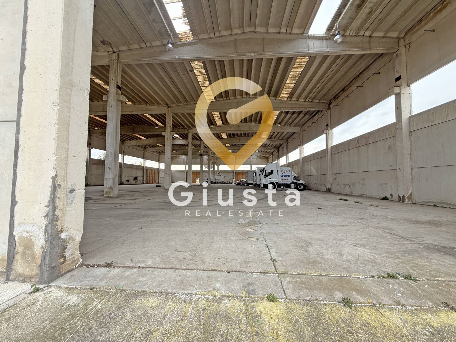 Capannone Industriale in vendita a Brindisi, Perrino