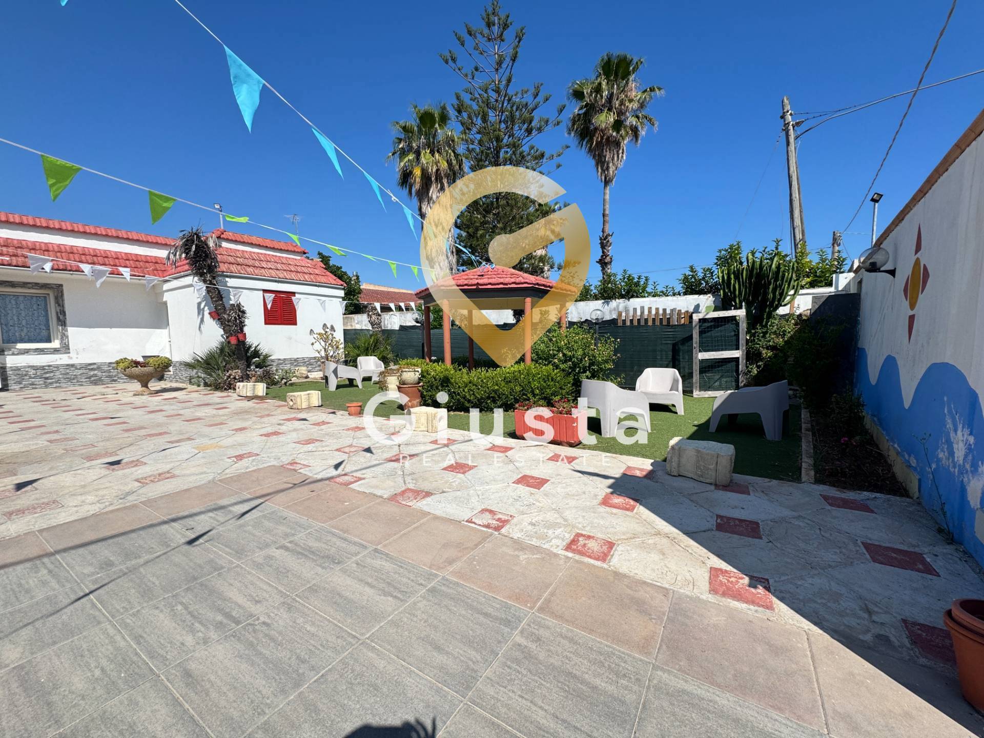 Villa a schiera in vendita a Brindisi, Zona Mitrano