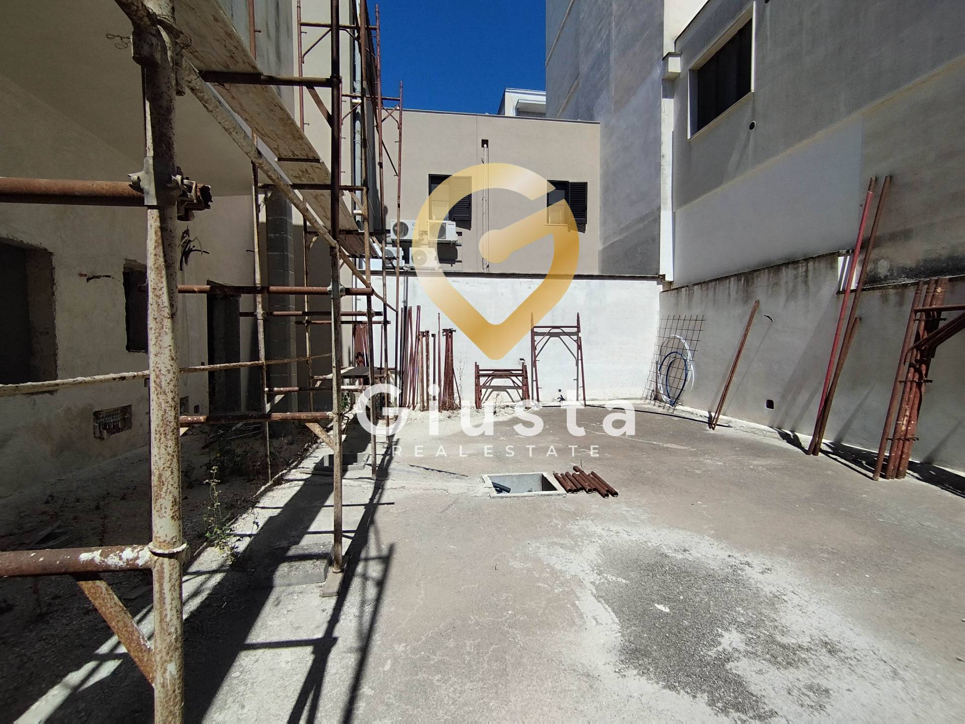 Casa Indipendente in vendita a Brindisi, Commenda