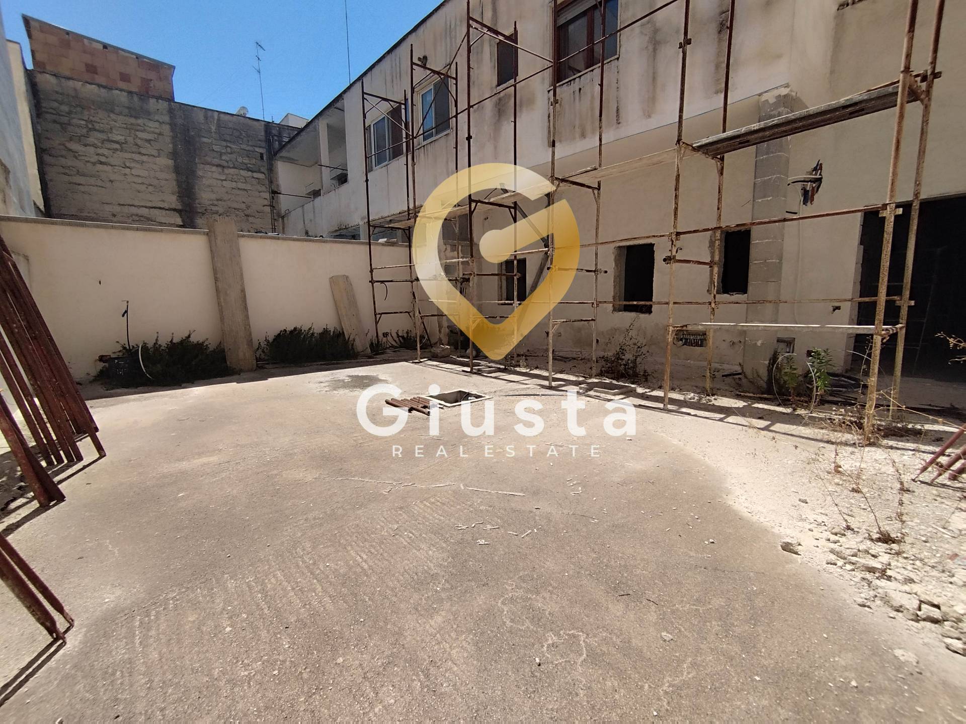 Casa Indipendente in vendita a Brindisi, Commenda