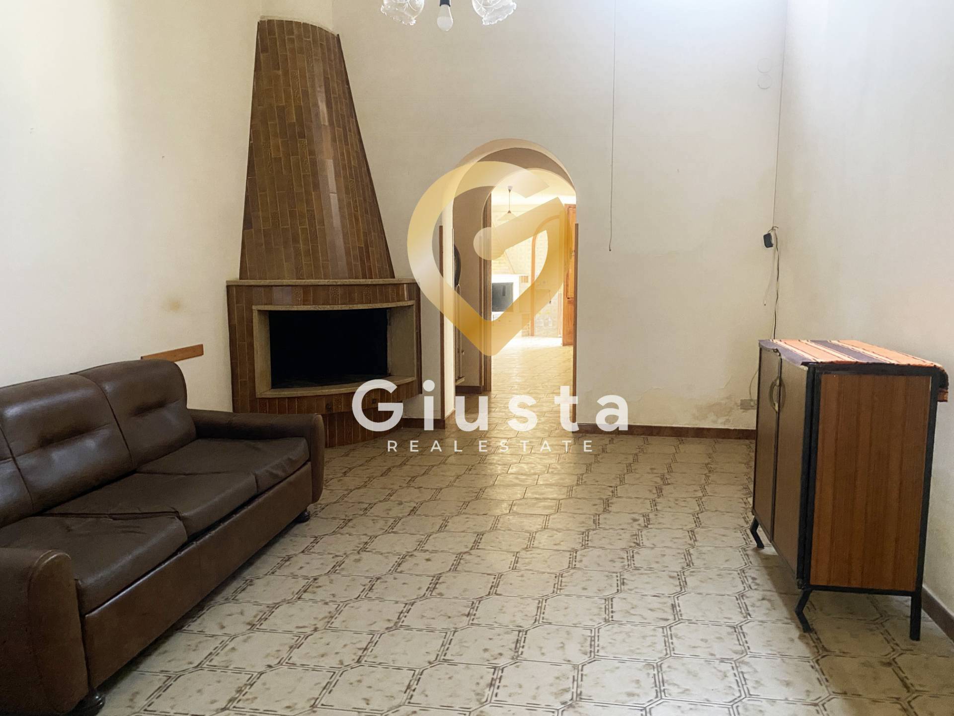 Casa Indipendente in vendita a Brindisi, Zona Centro