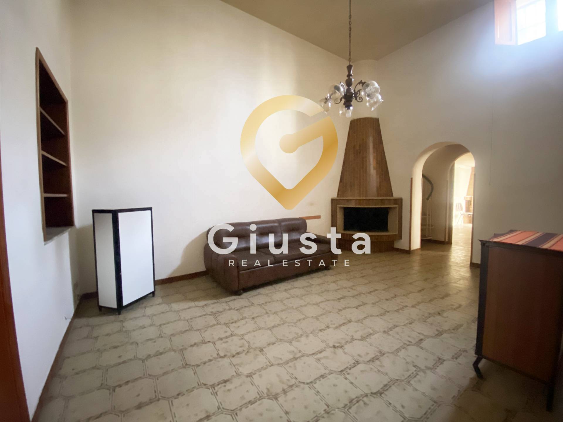 Casa Indipendente in vendita a Brindisi, Zona Centro