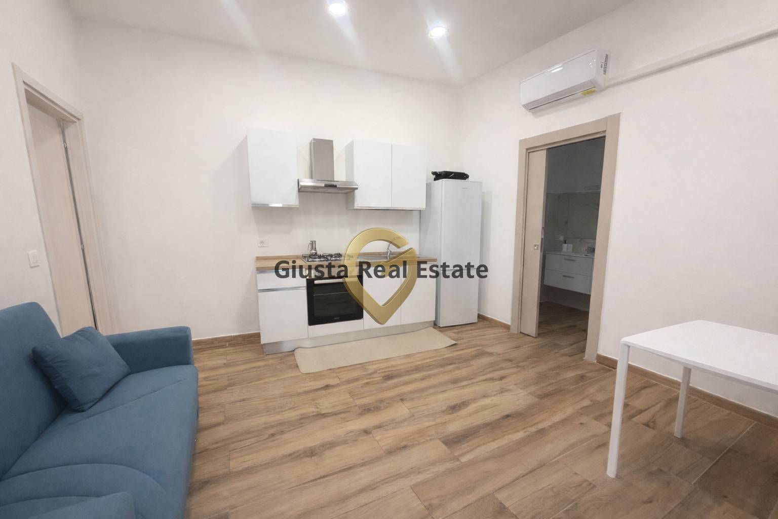 Casa Indipendente in vendita a Brindisi, Zona Centro