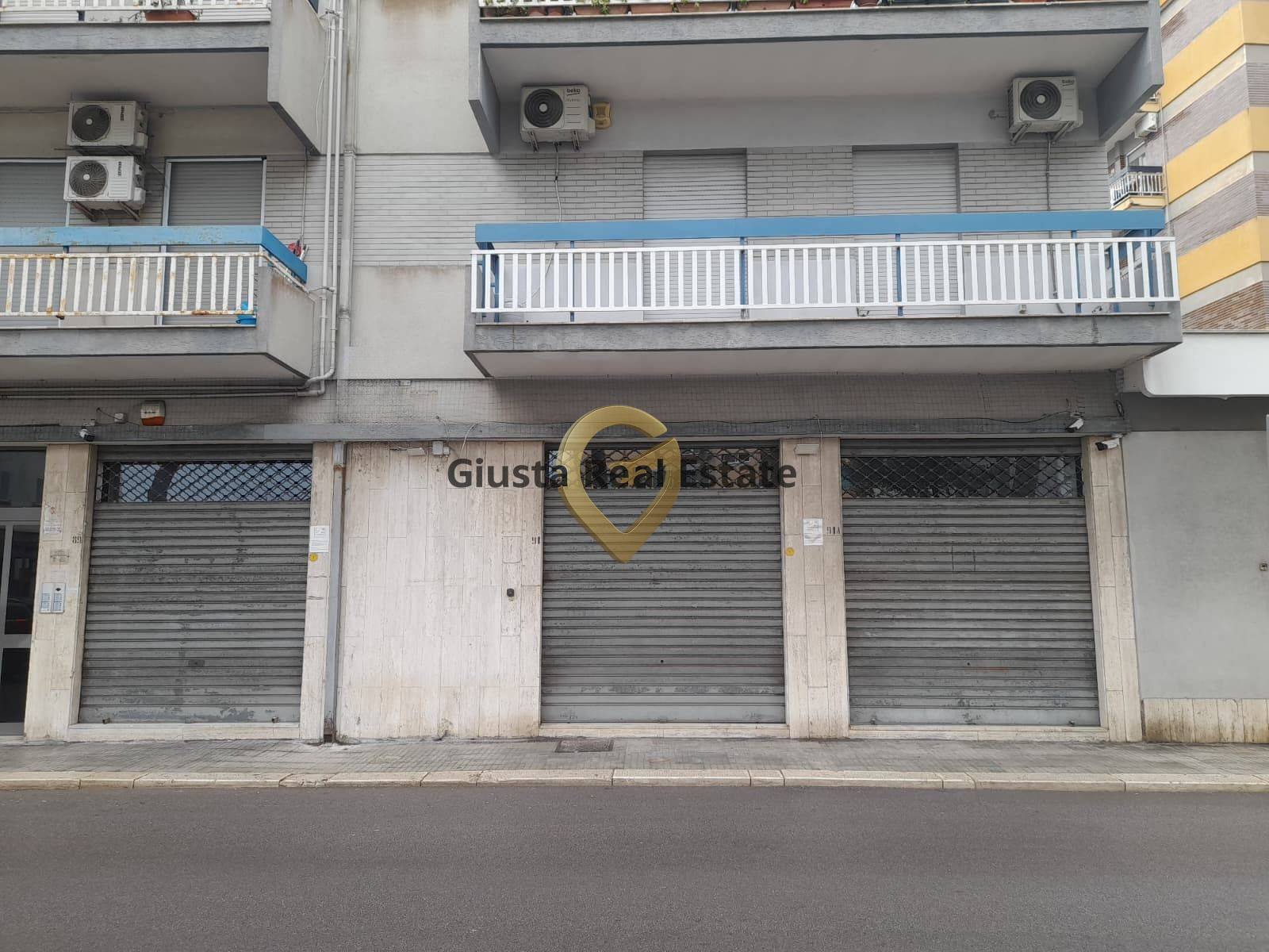 Locale Commerciale in vendita a Brindisi, S. Chiara