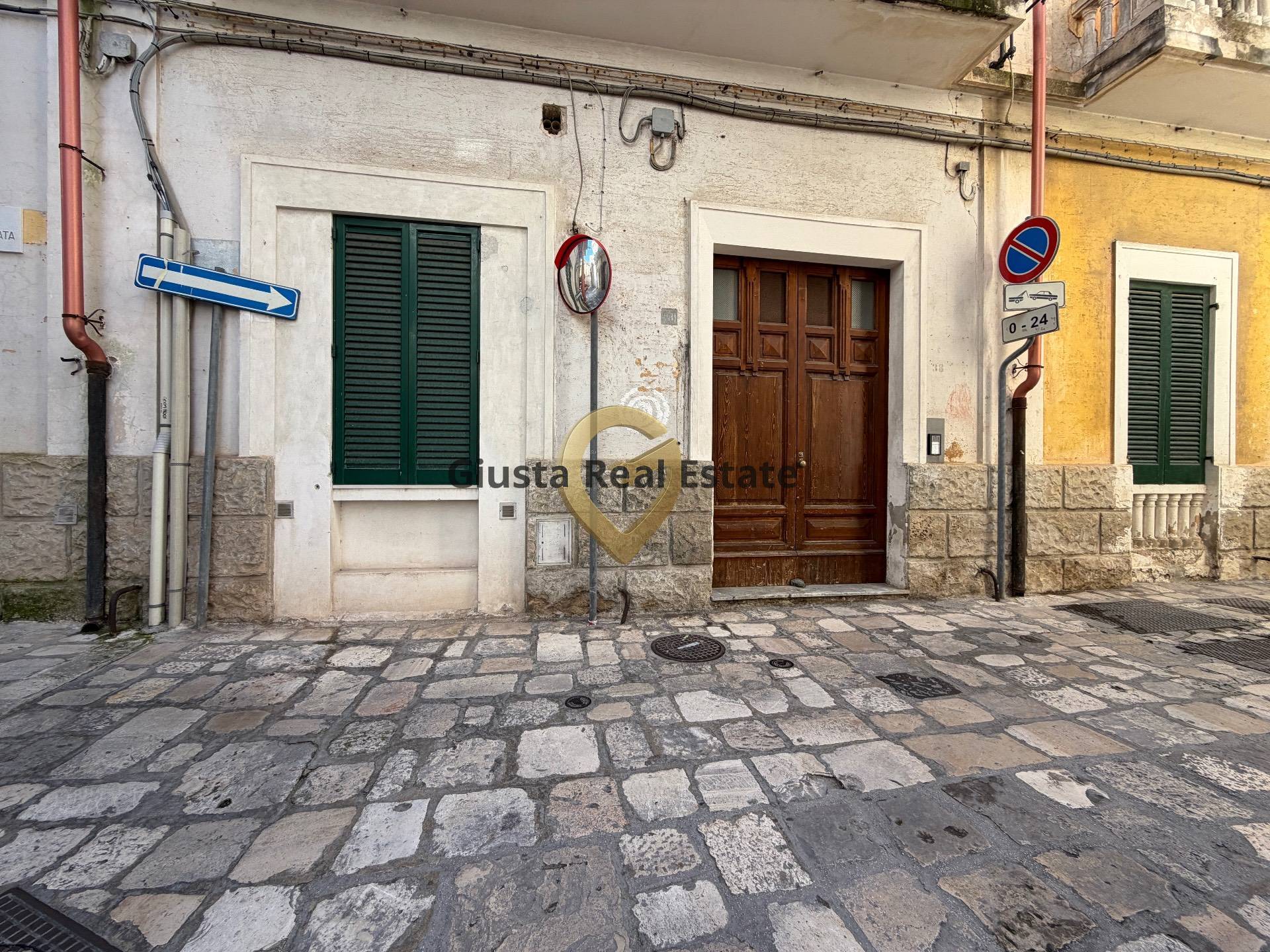 Appartamento in vendita a Brindisi, Zona Centro