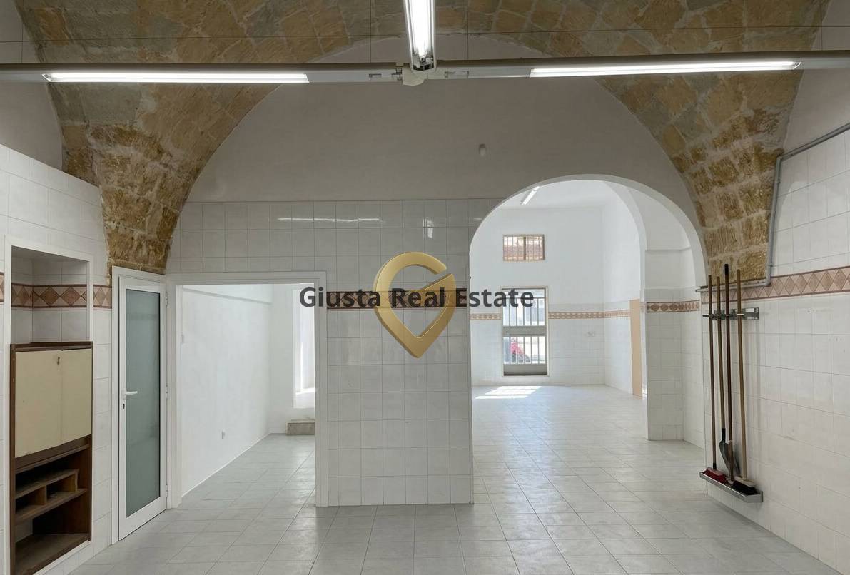 Locale Commerciale in vendita a Mesagne