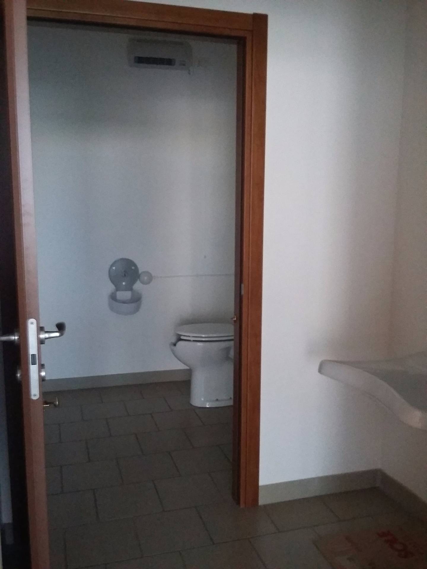 Fondo Commerciale in affitto a Montaione, Mura