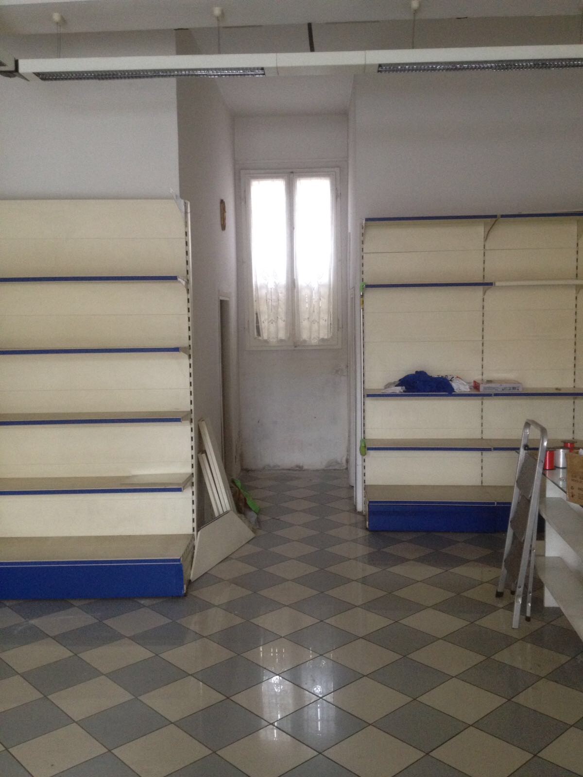 Fondo Commerciale in affitto a Certaldo