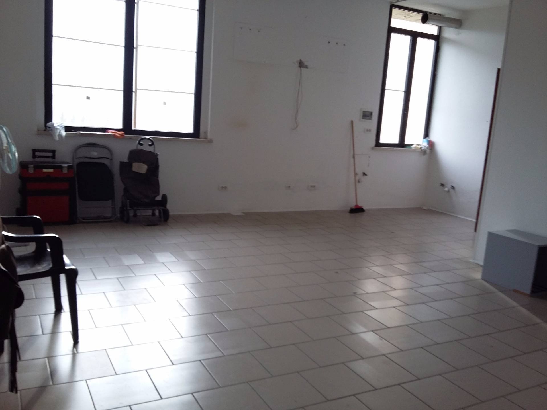 Fondo Commerciale in affitto a Montaione, Mura