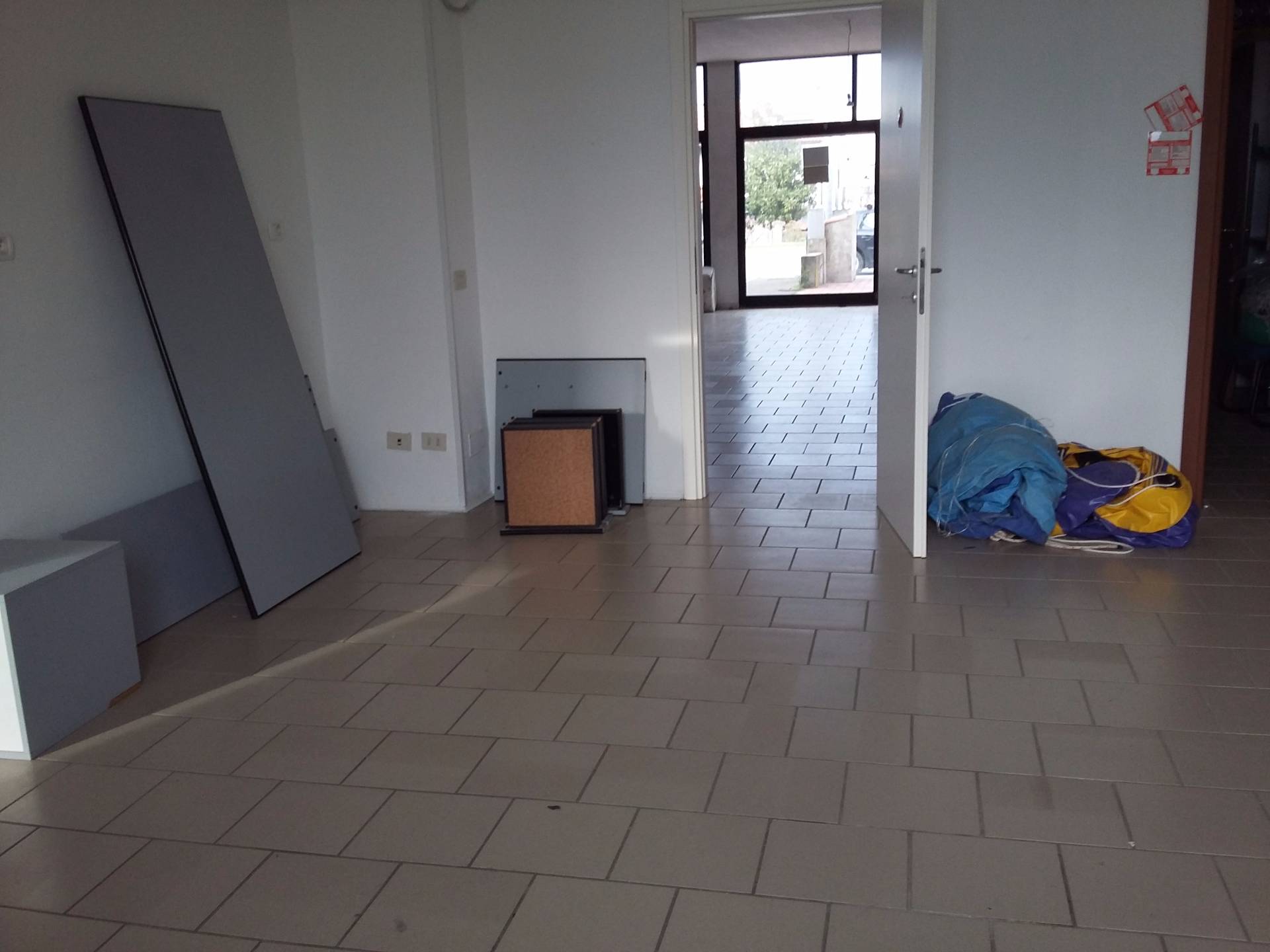 Fondo Commerciale in affitto a Montaione, Mura