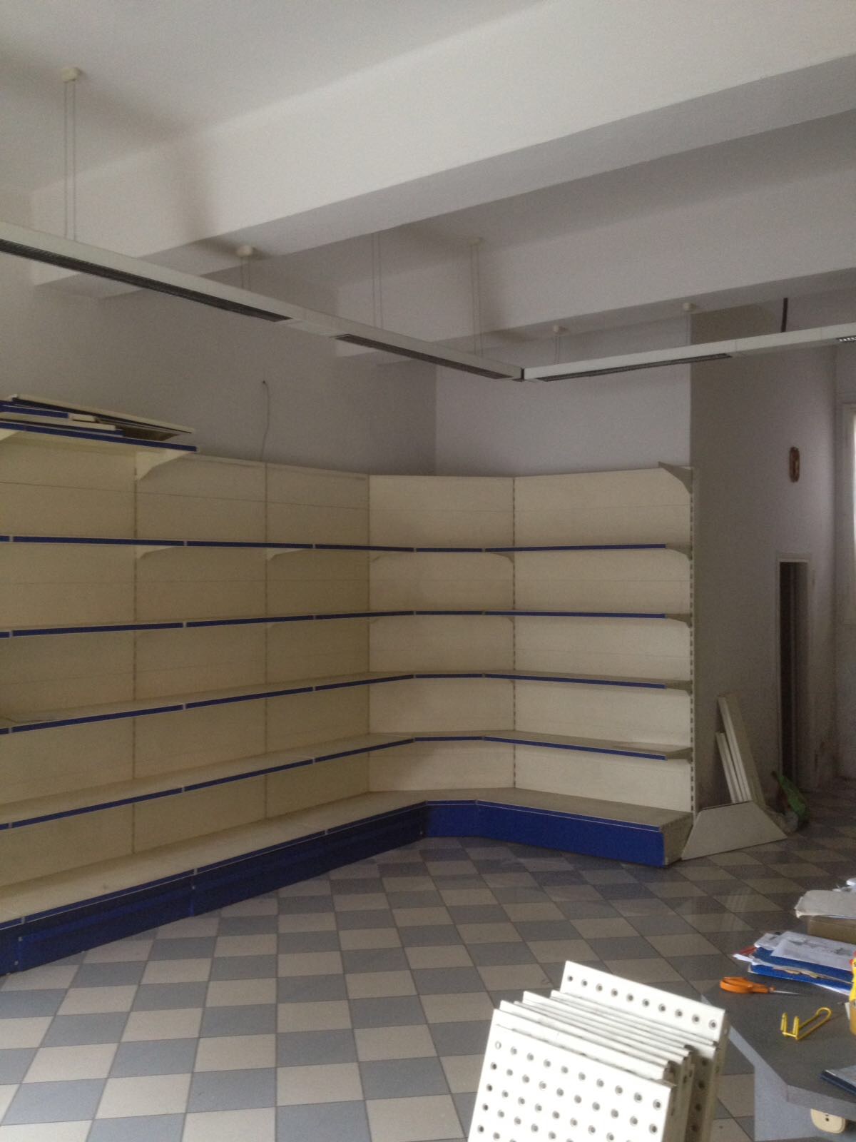 Fondo Commerciale in affitto a Certaldo