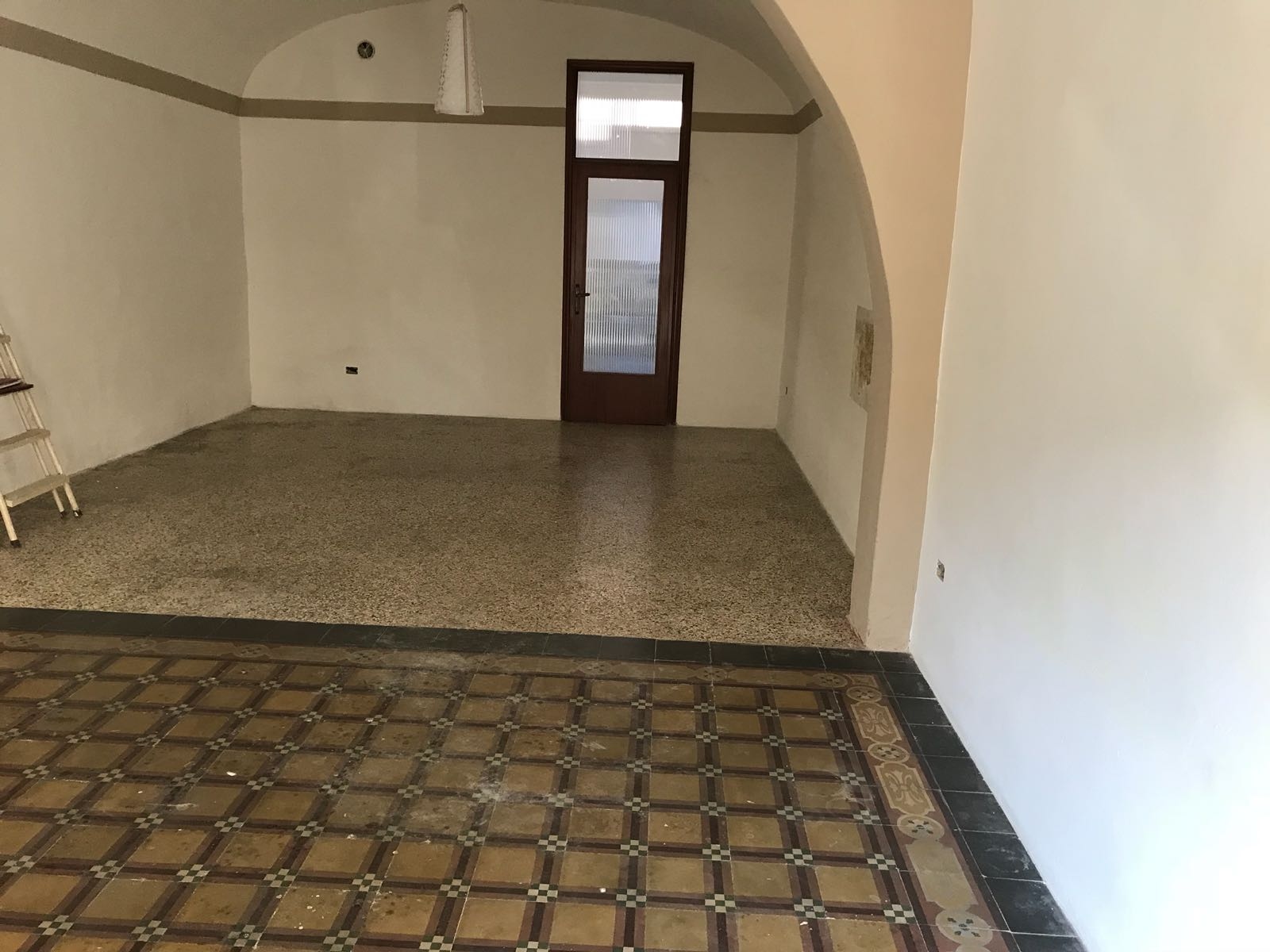 Fondo Commerciale in affitto a Certaldo