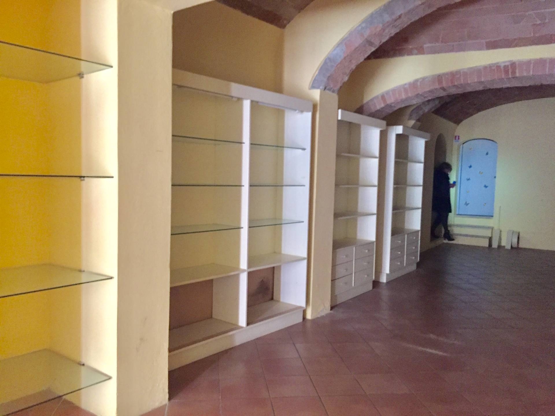 Fondo Commerciale in affitto a Castelfiorentino