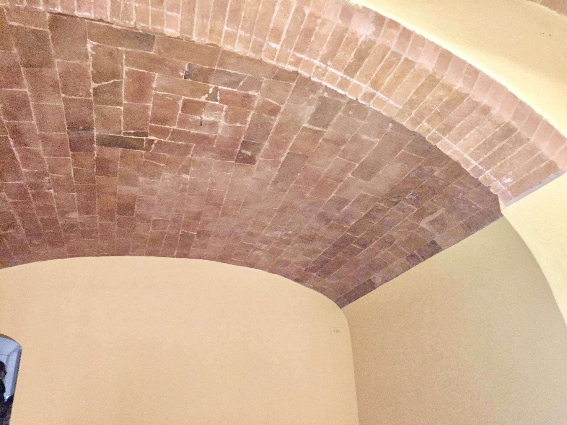 Fondo Commerciale in affitto a Castelfiorentino