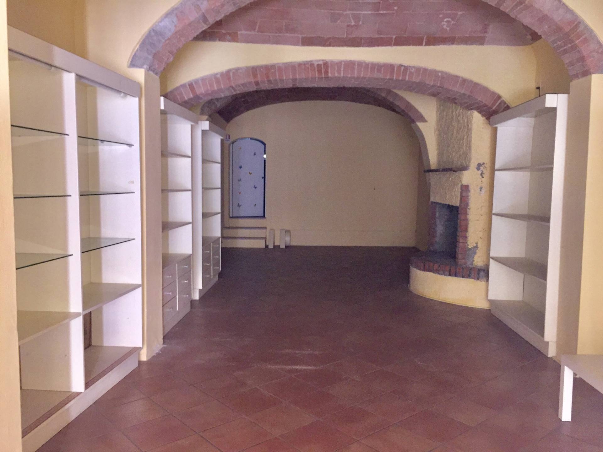 Fondo Commerciale in affitto a Castelfiorentino