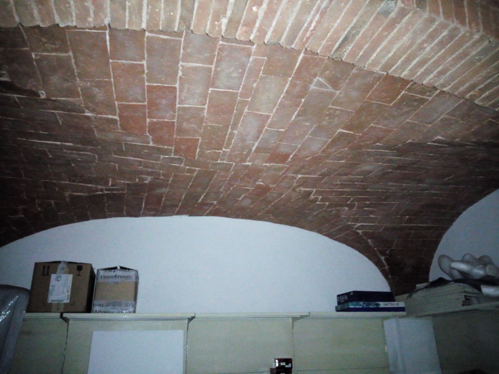 Fondo Commerciale in affitto a Castelfiorentino