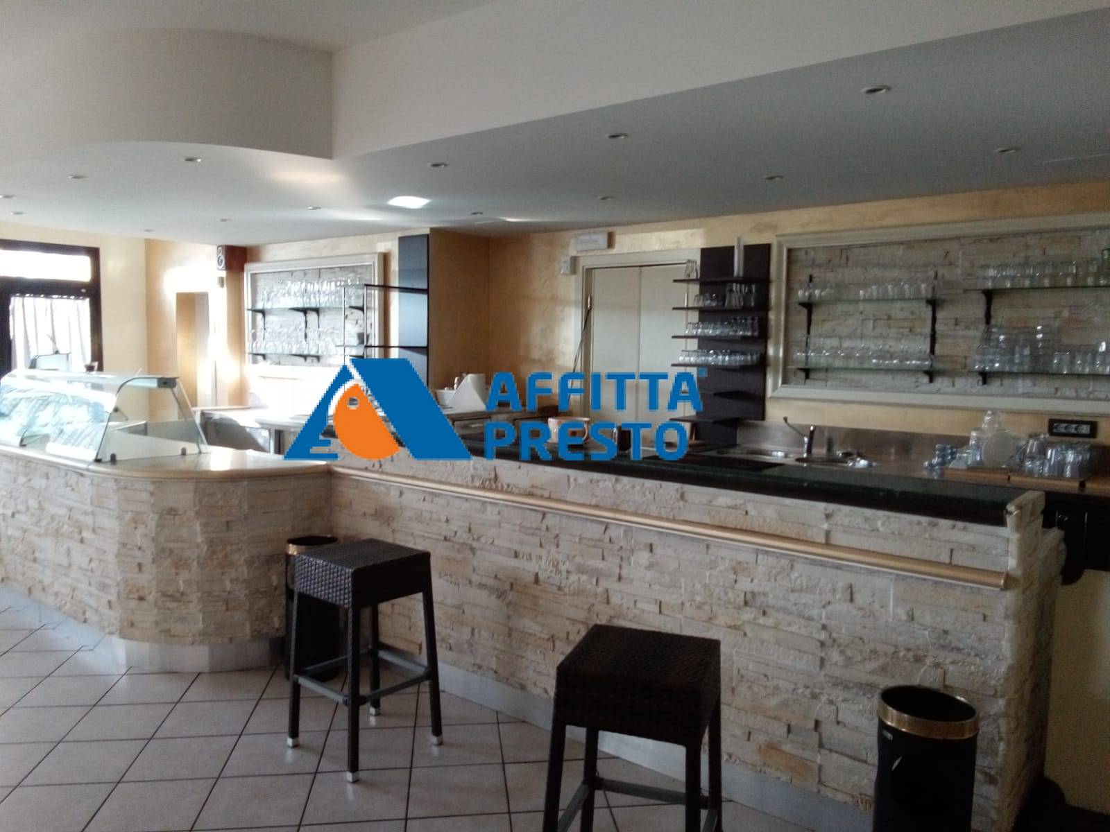 Fondo Commerciale in affitto a Poggibonsi