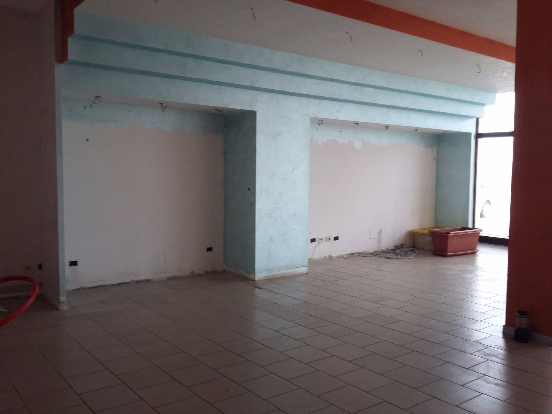 Fondo Commerciale in affitto a Montaione, Mura