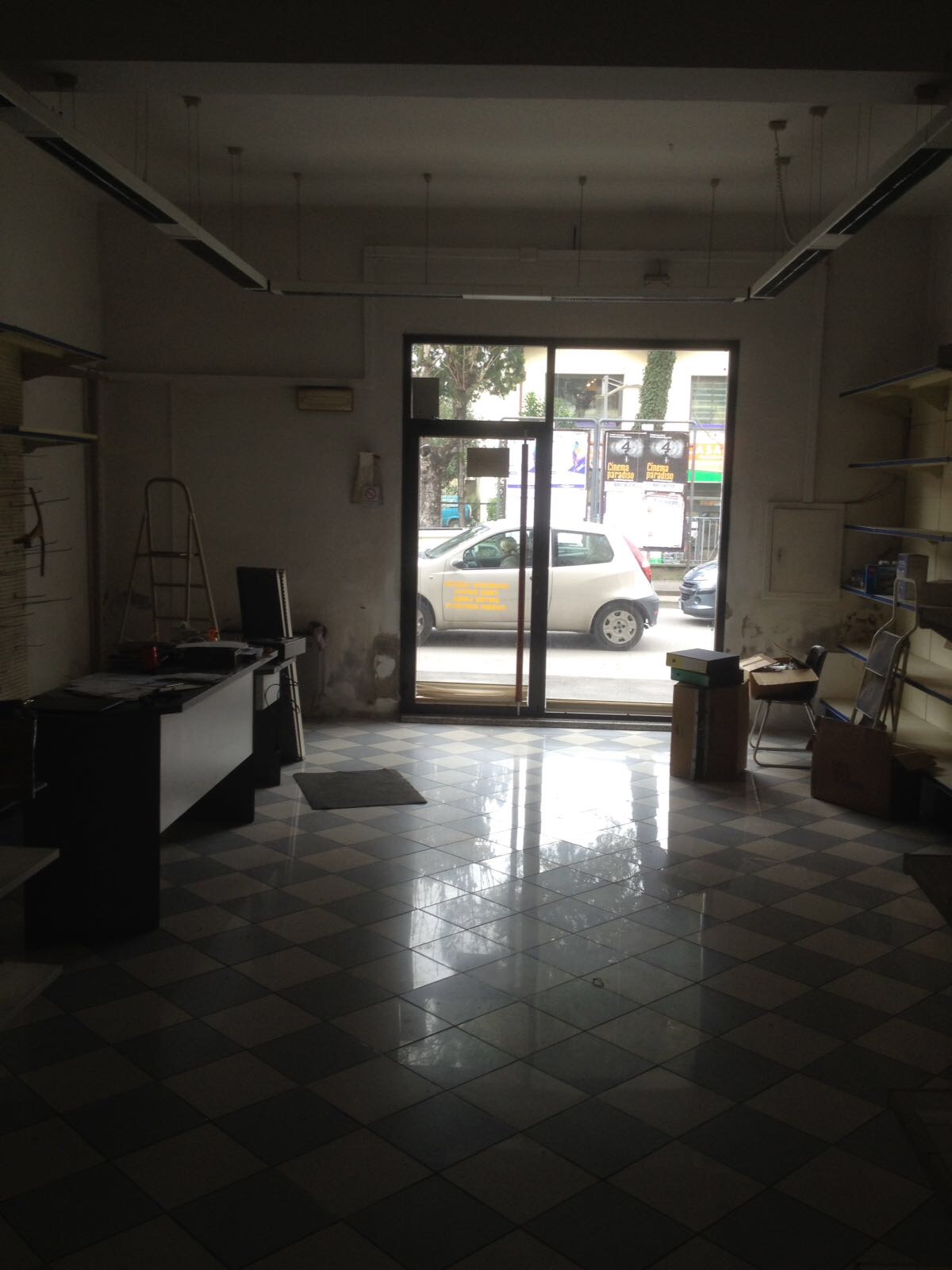 Fondo Commerciale in affitto a Certaldo