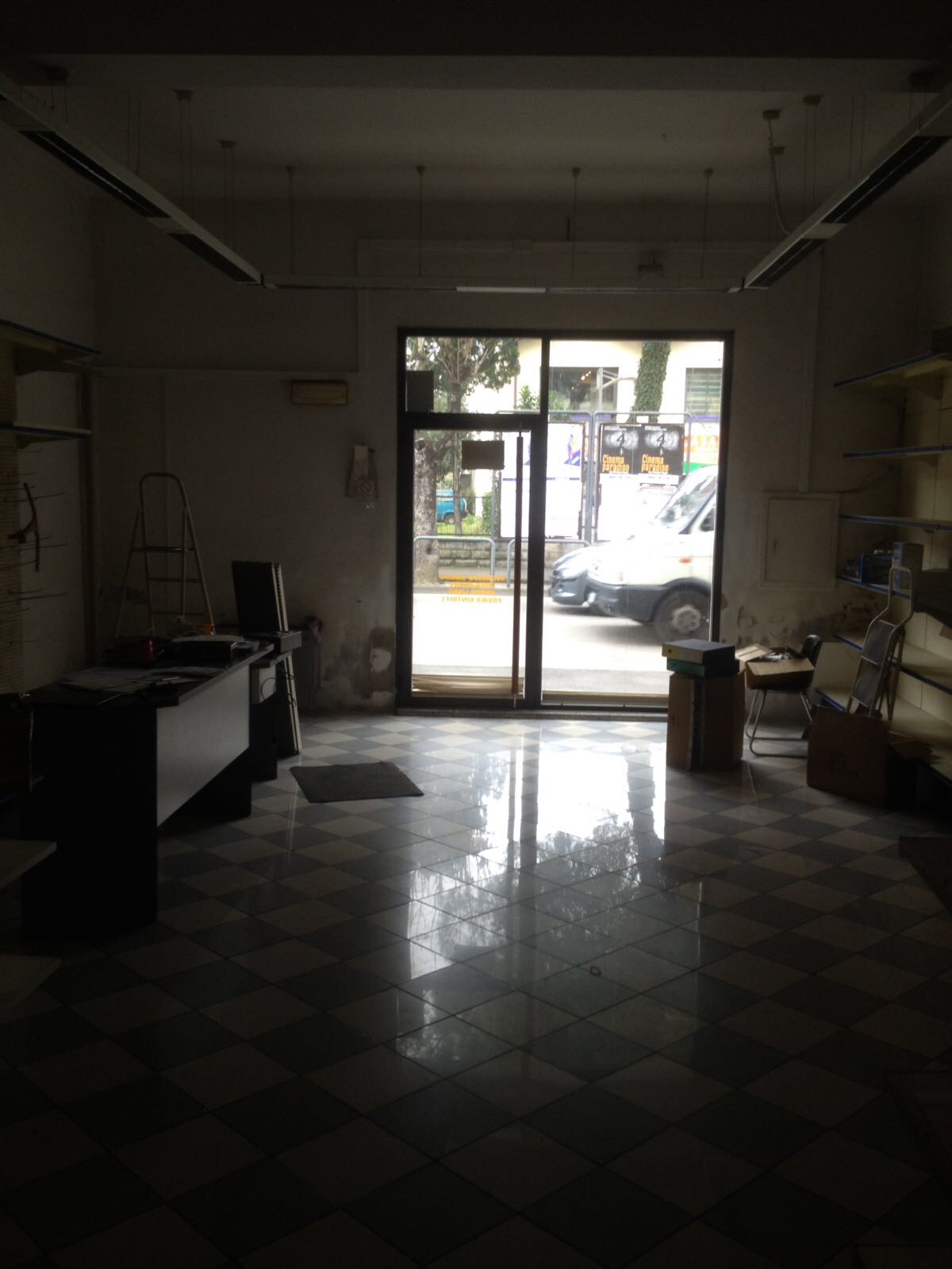 Fondo Commerciale in affitto a Certaldo