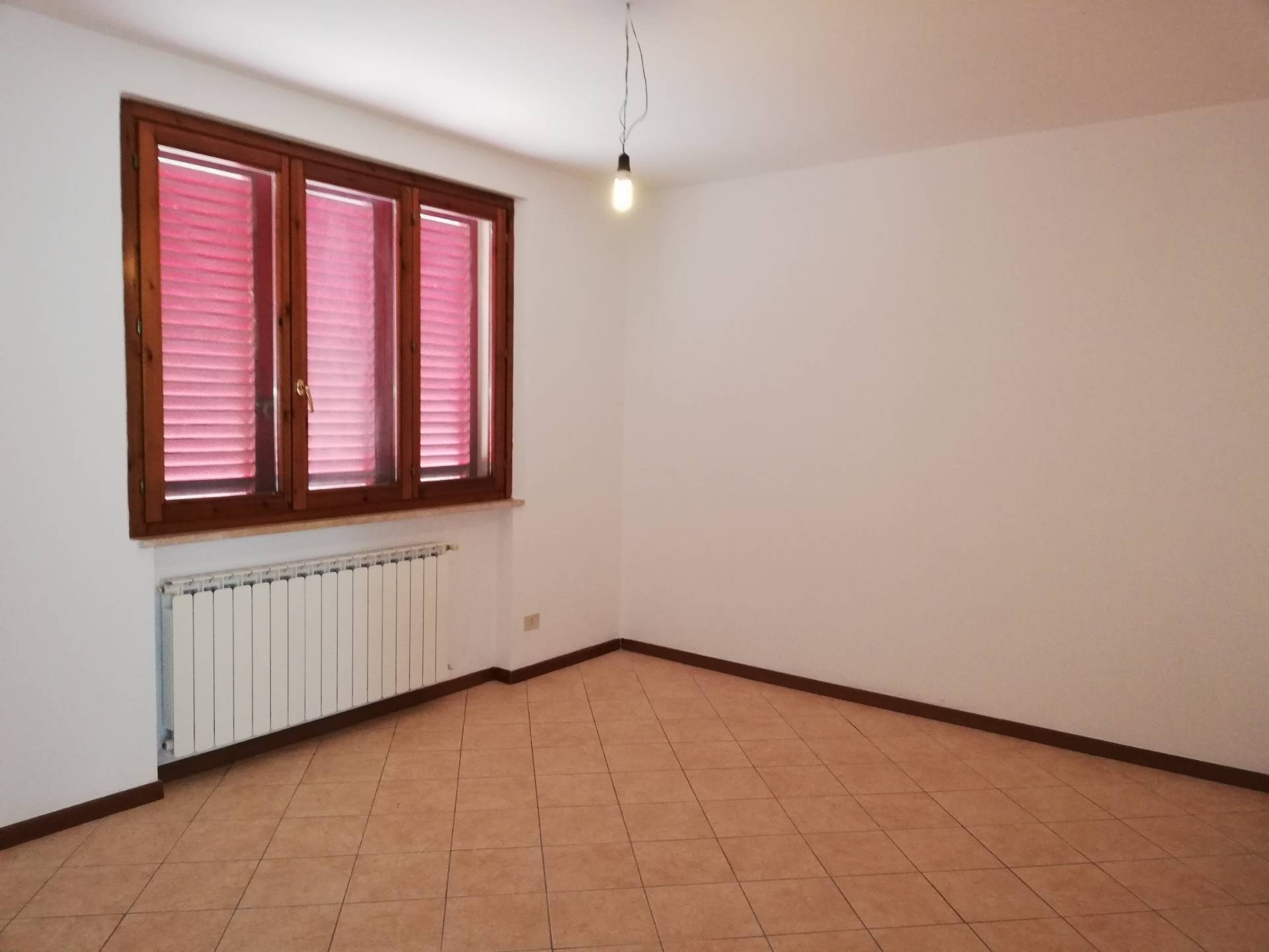 Fondo Artigianale in affitto a Gambassi Terme