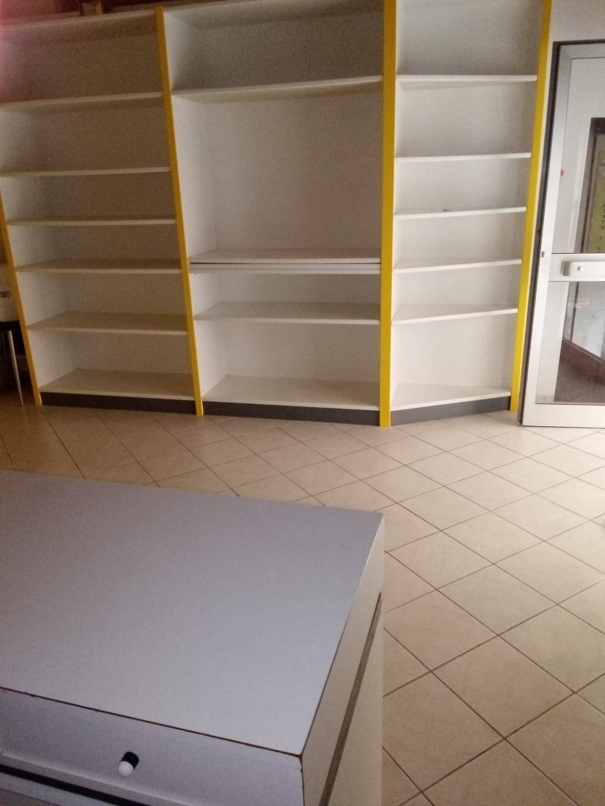 Fondo Commerciale in affitto a Castelfiorentino