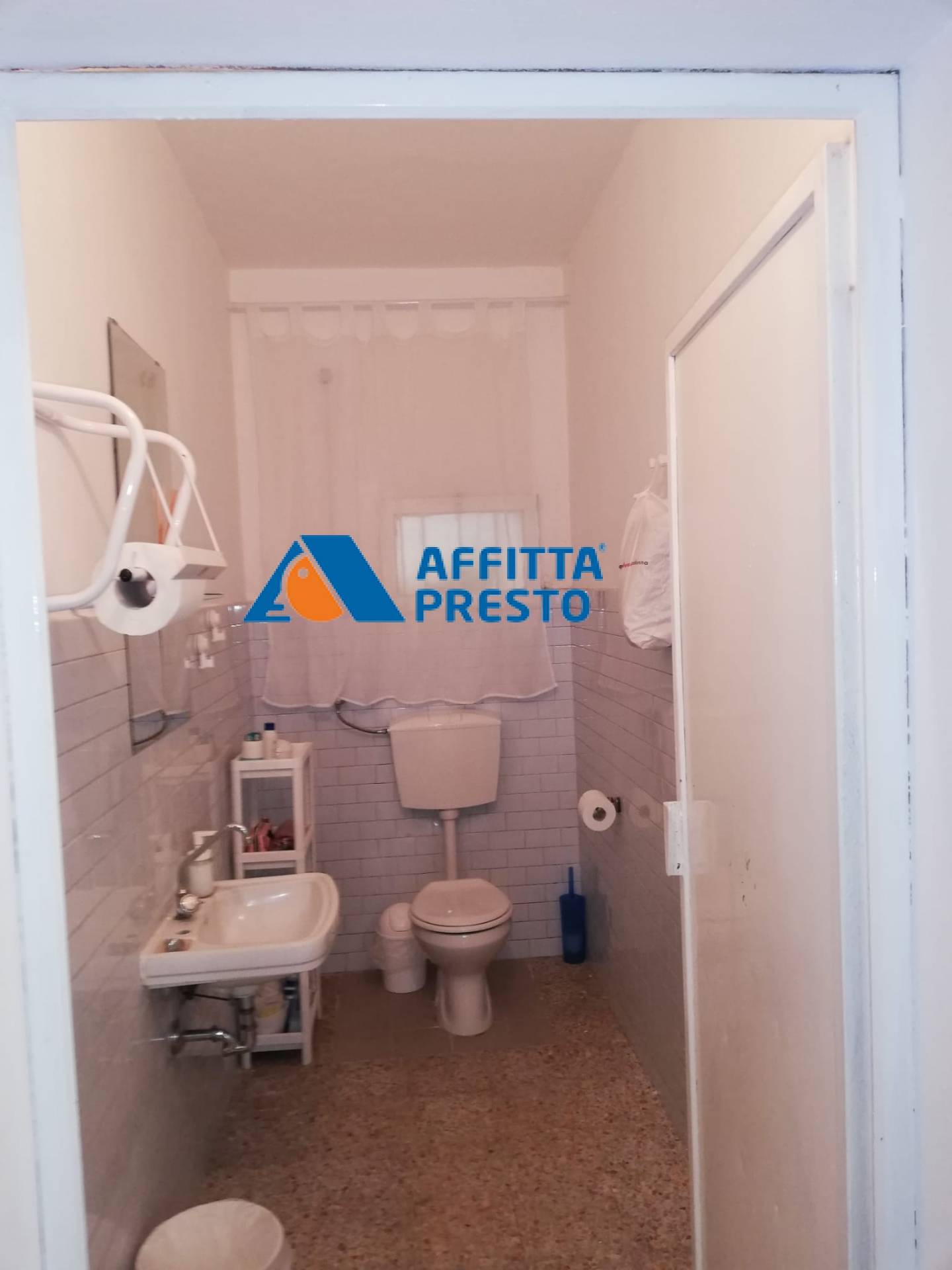 Fondo Artigianale in affitto a Certaldo