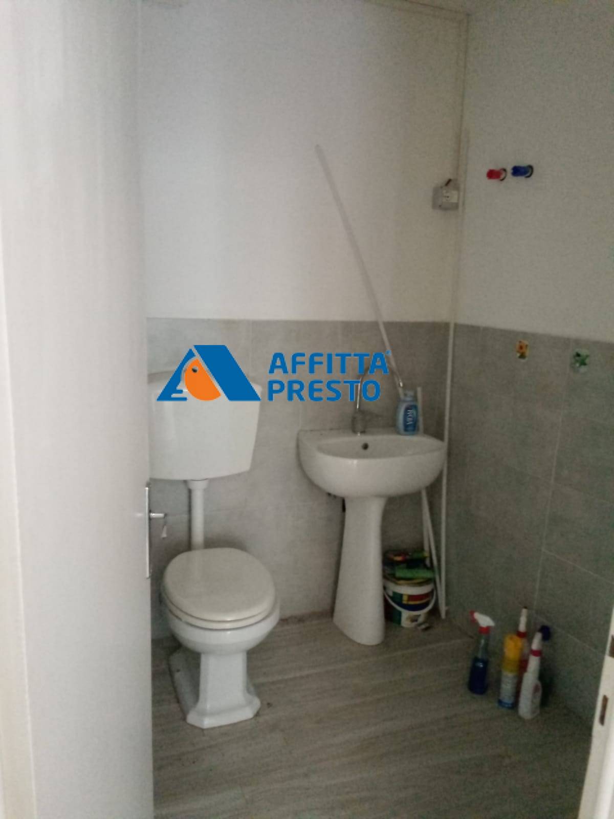 Fondo Commerciale in affitto a Castelfiorentino