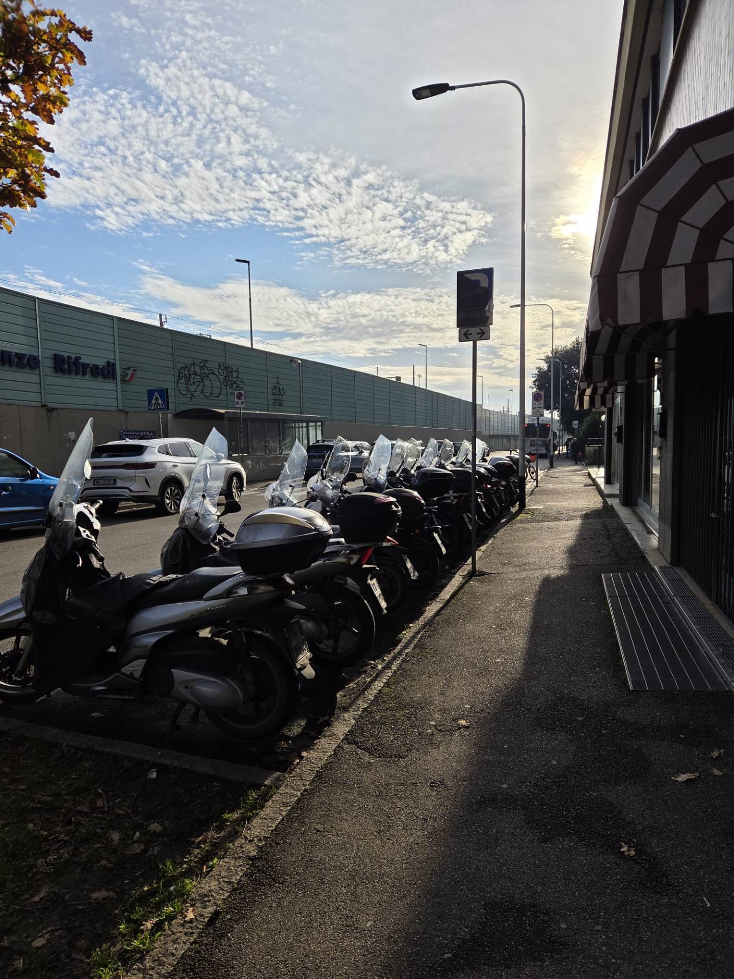 Locale commerciale in vendita a Firenze, Rifredi