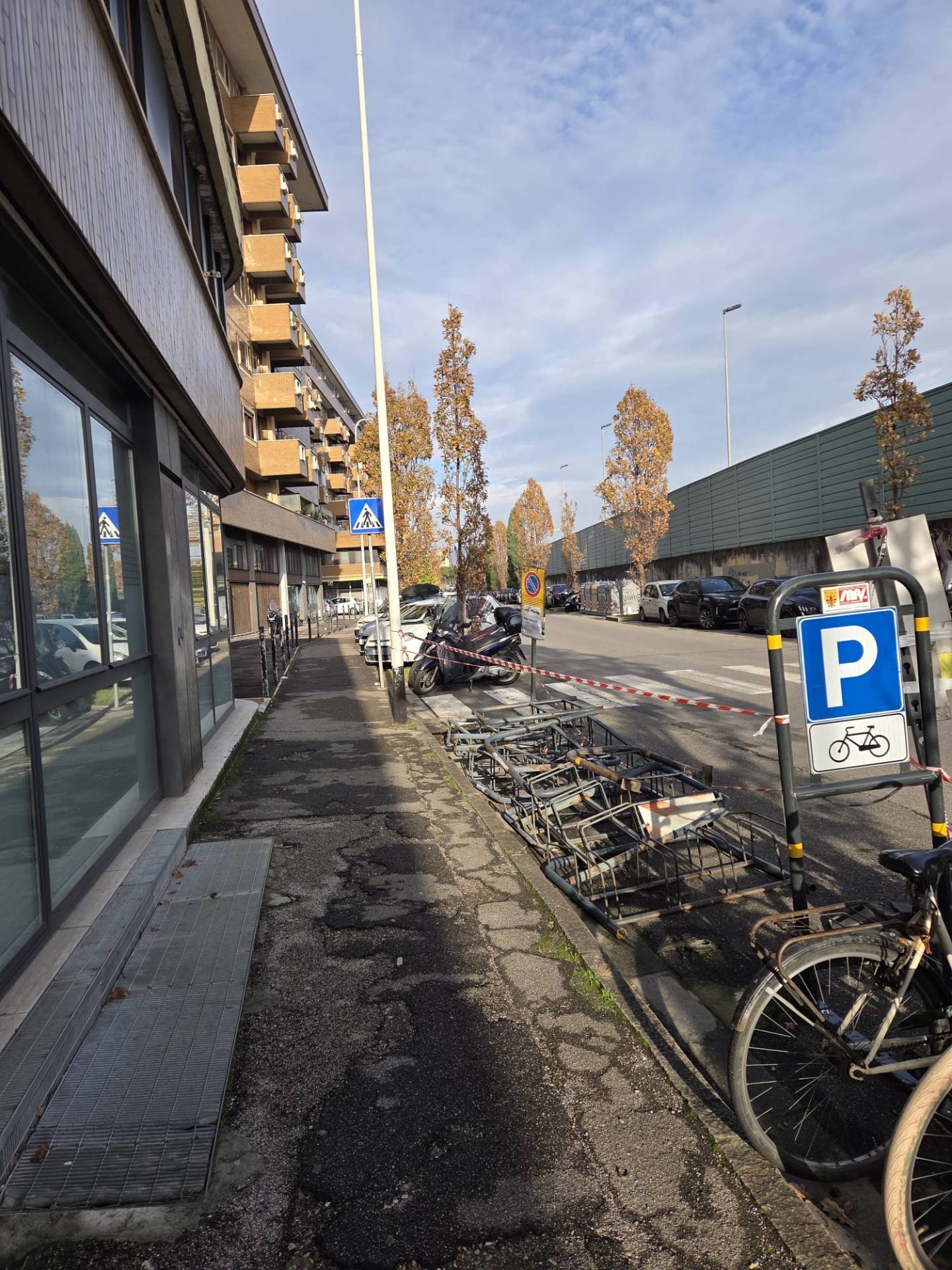 Locale commerciale in vendita a Firenze, Rifredi