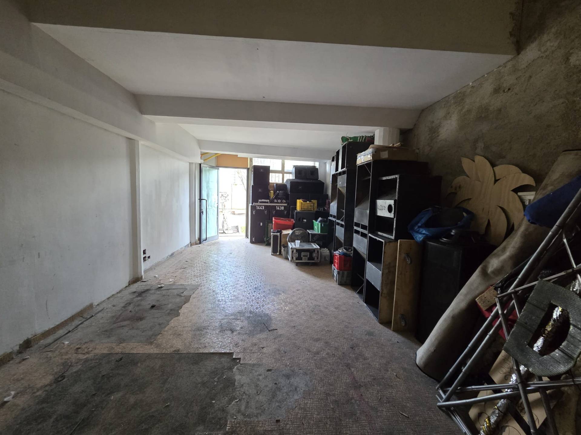 Locale commerciale in vendita a Firenze, Rifredi