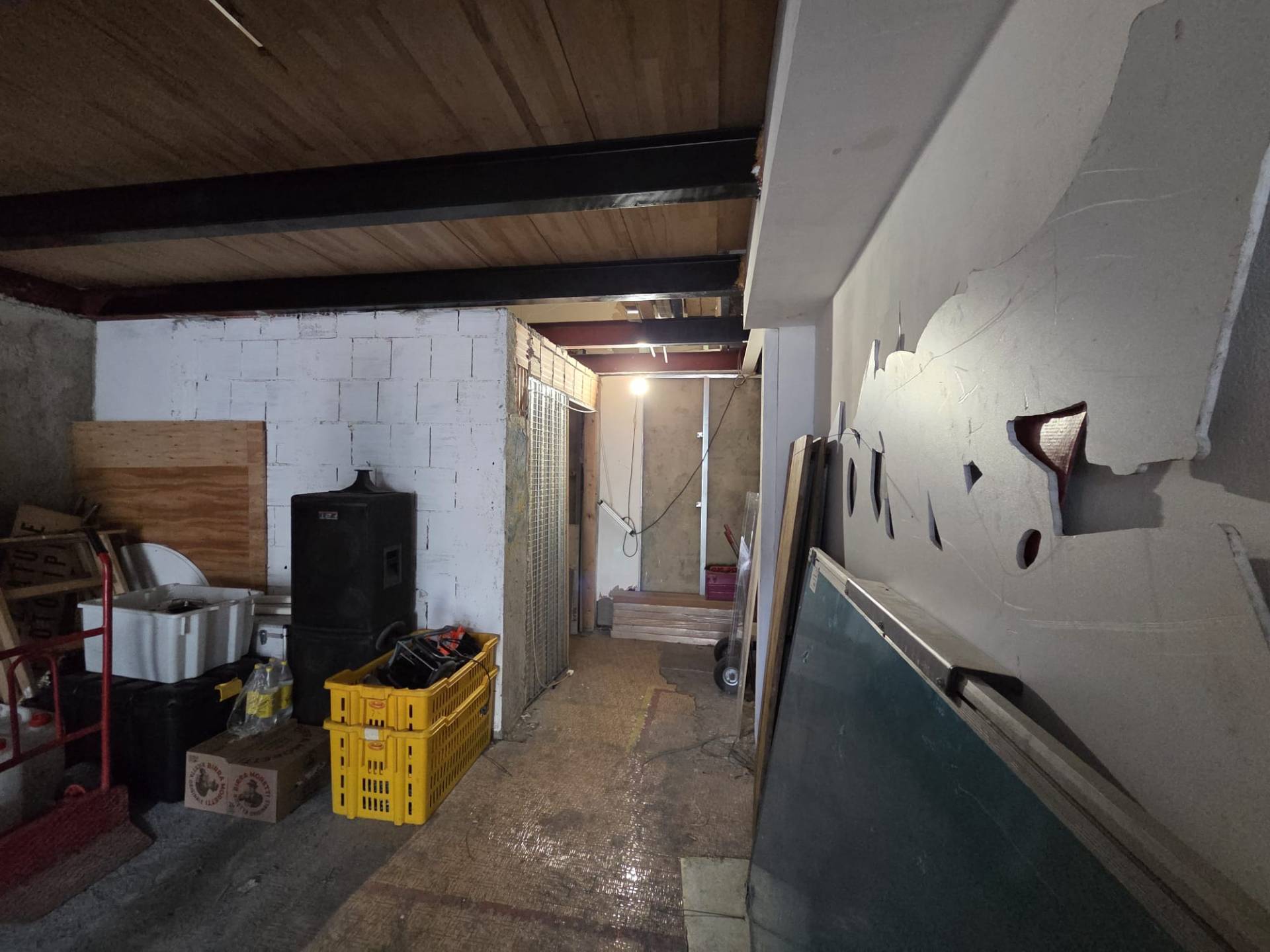 Locale commerciale in vendita a Firenze, Rifredi