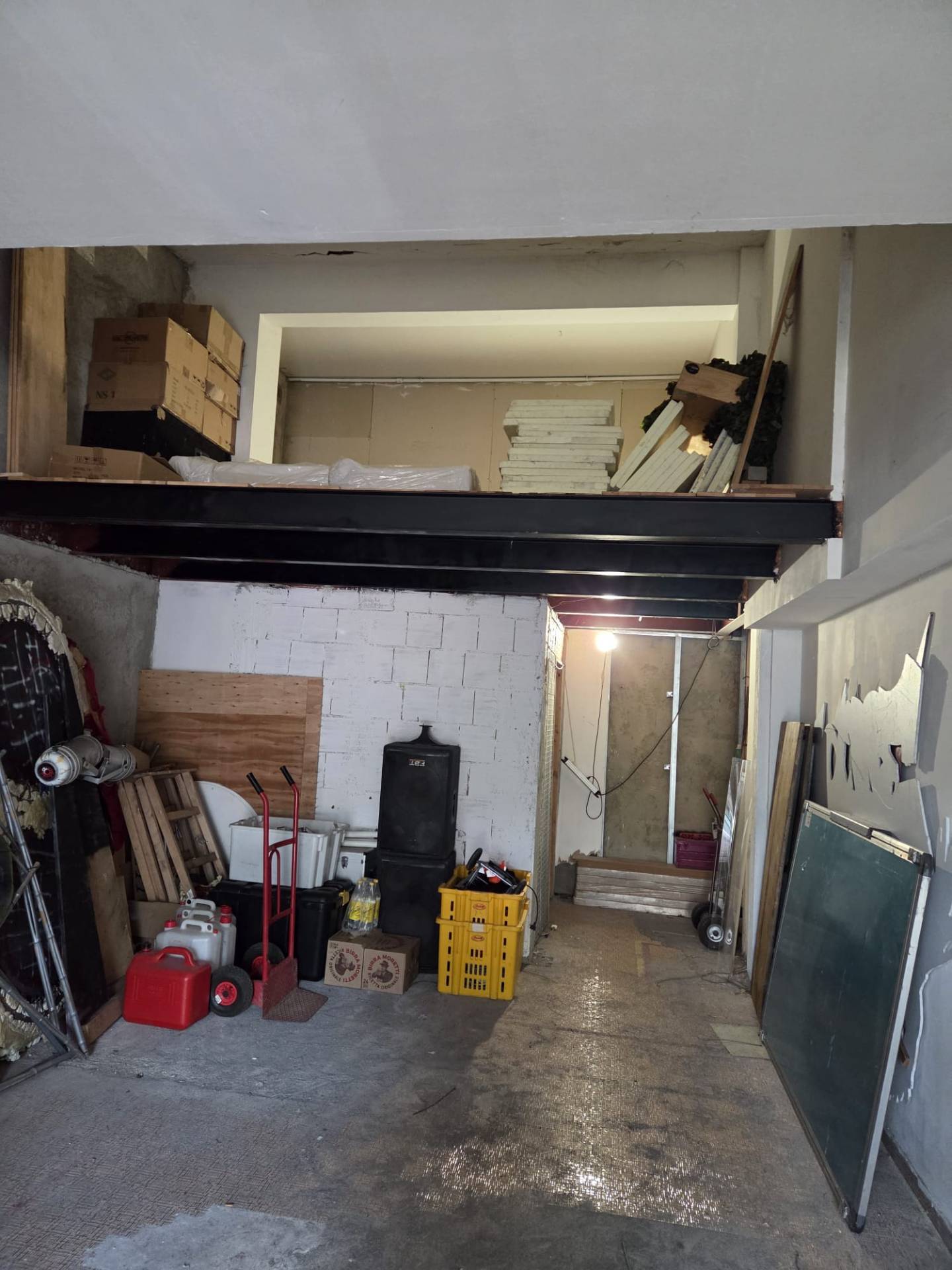 Locale commerciale in vendita a Firenze, Rifredi