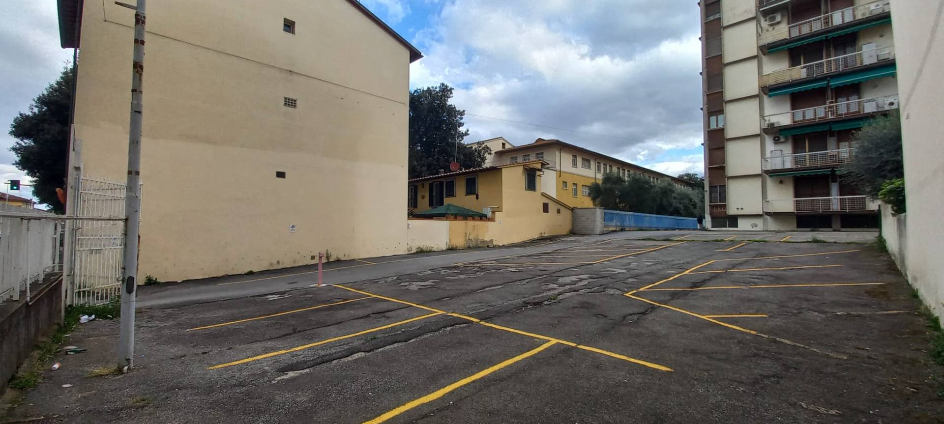 Posto auto scoperto in vendita a Firenze, Careggi