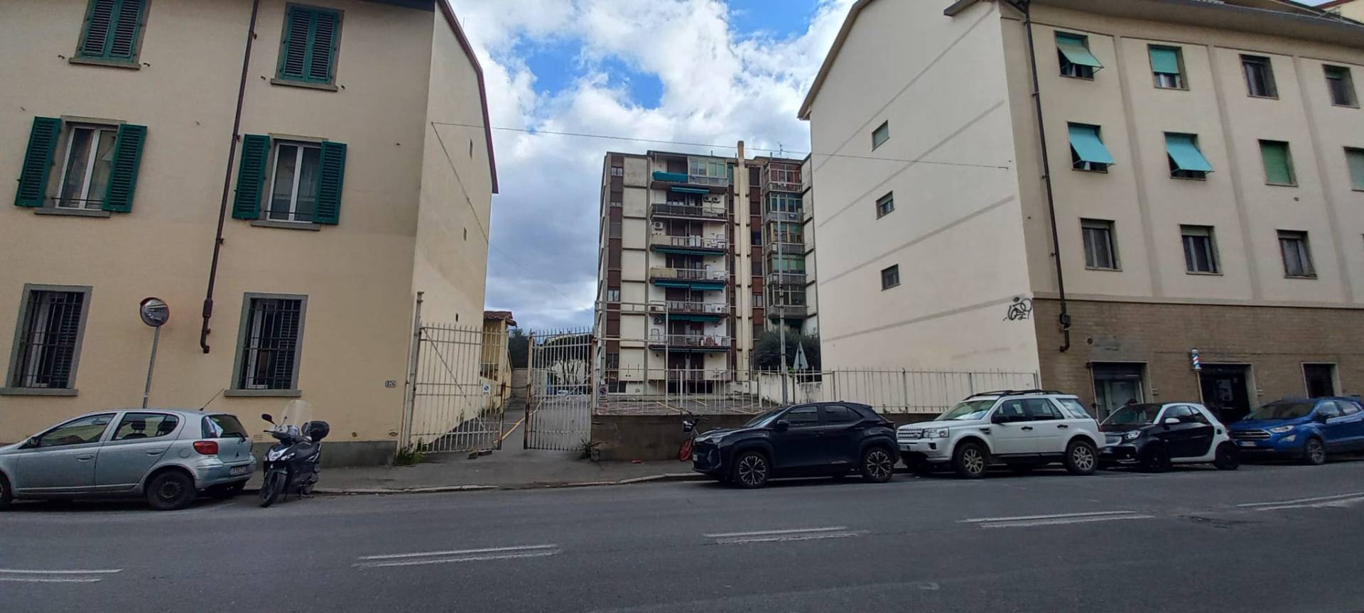 Posto auto coperto in vendita a Firenze, Careggi