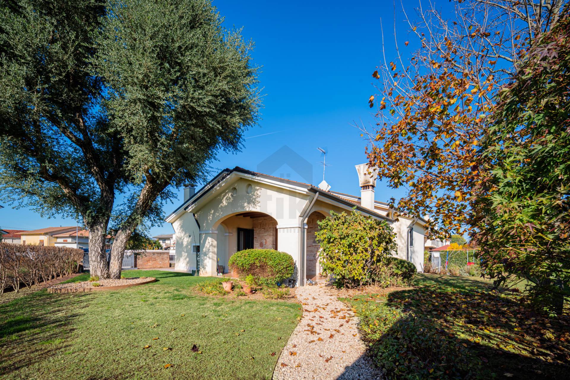casa indipendente in vendita a Paese in zona Padernello