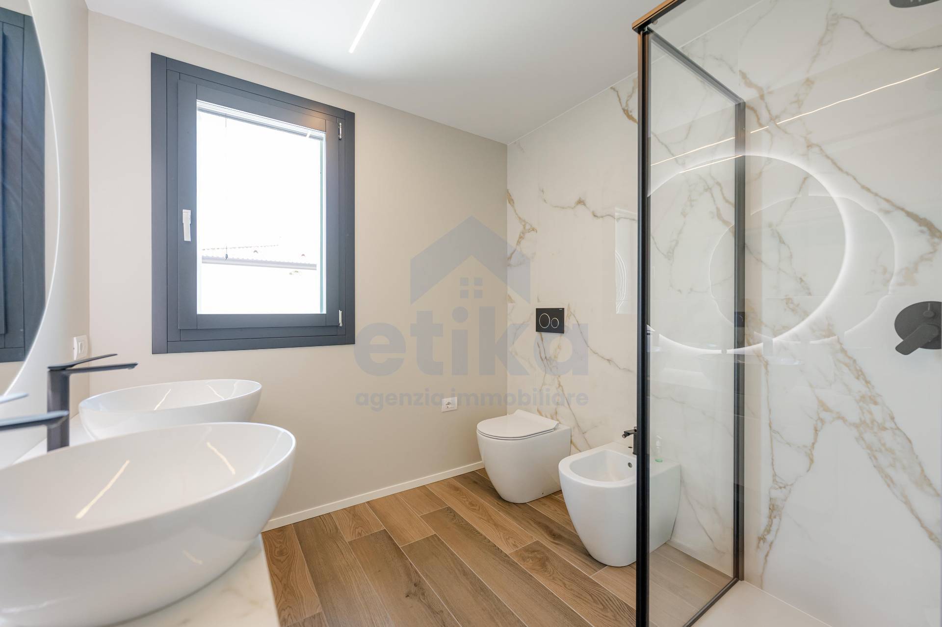 Villa in vendita a Paese, Padernello