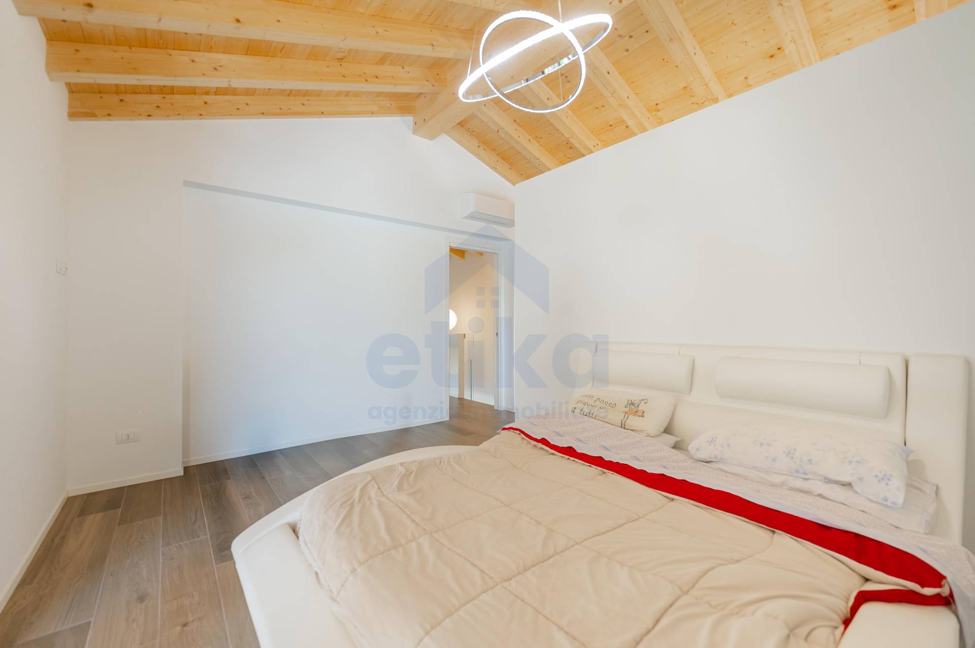 Villa in vendita a Paese, Padernello