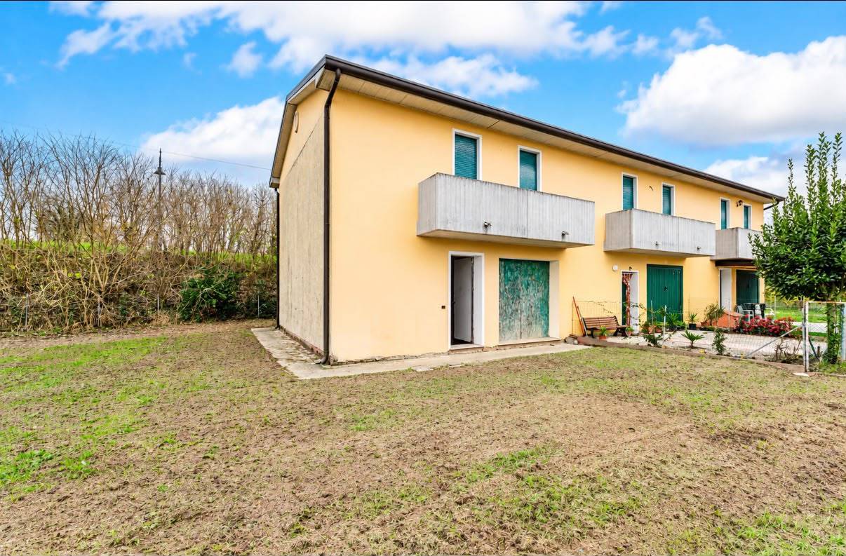 Schiera di testa in vendita a Sant'Urbano, Sant'Urbano