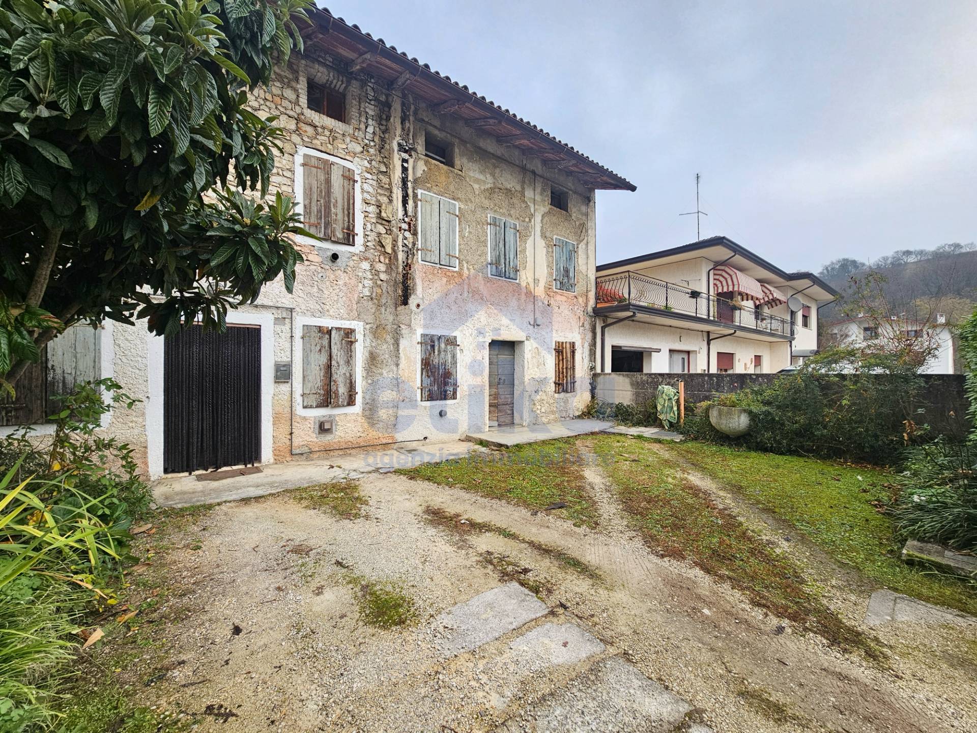 Schiera di testa in vendita a Caneva