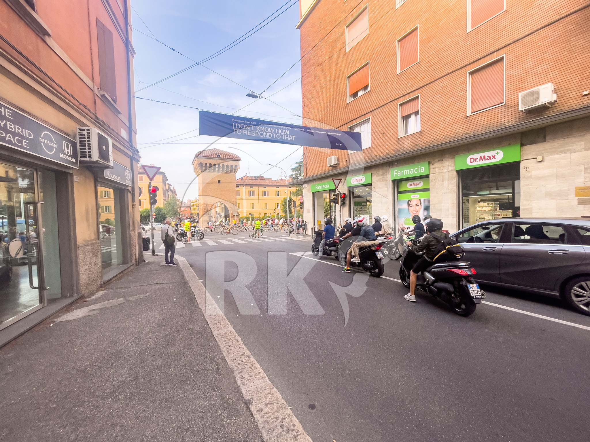 Locale commerciale nuova in via castiglione, Bologna