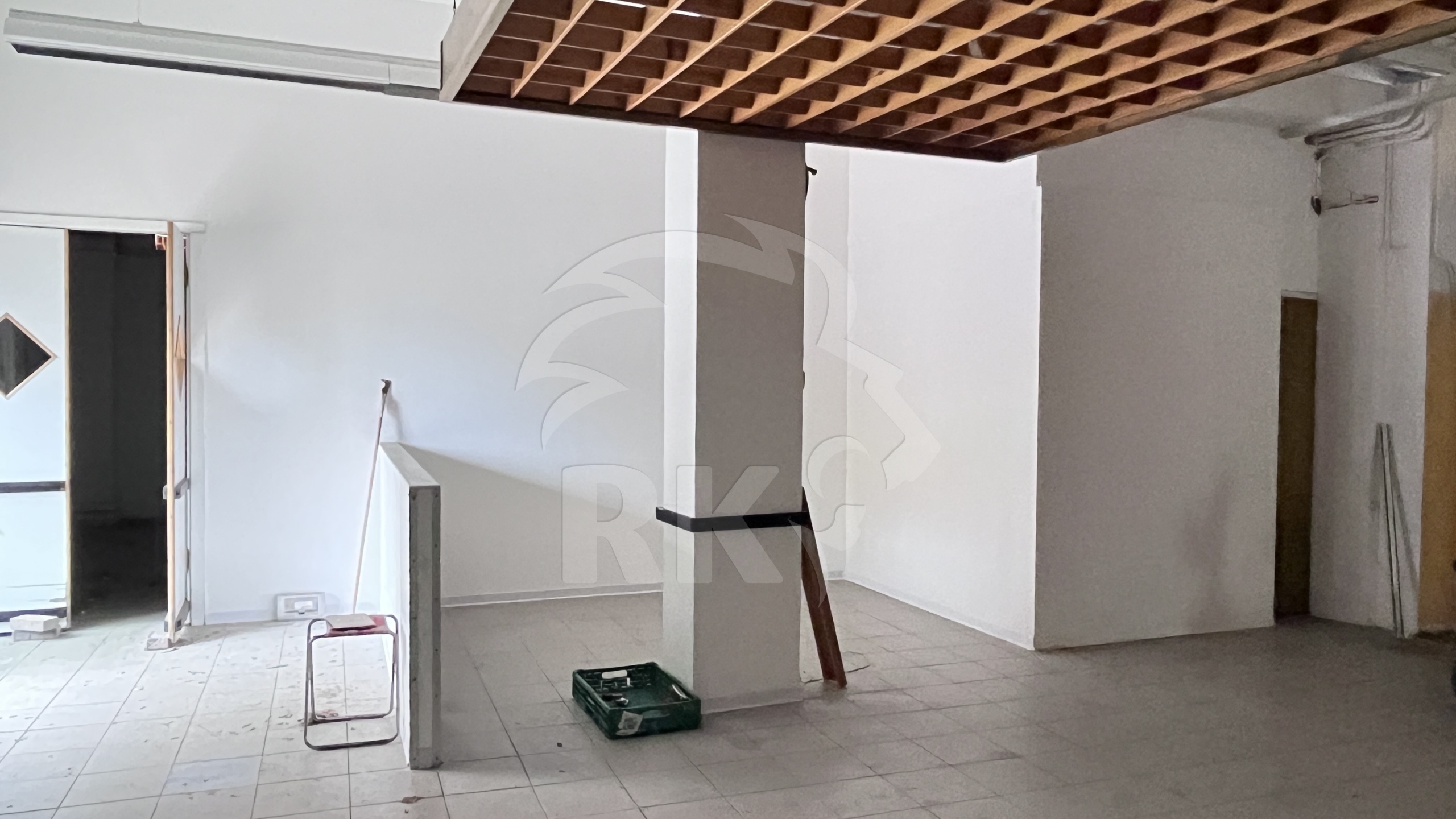 Locale commerciale in vendita in via pavone 73, Ferrara