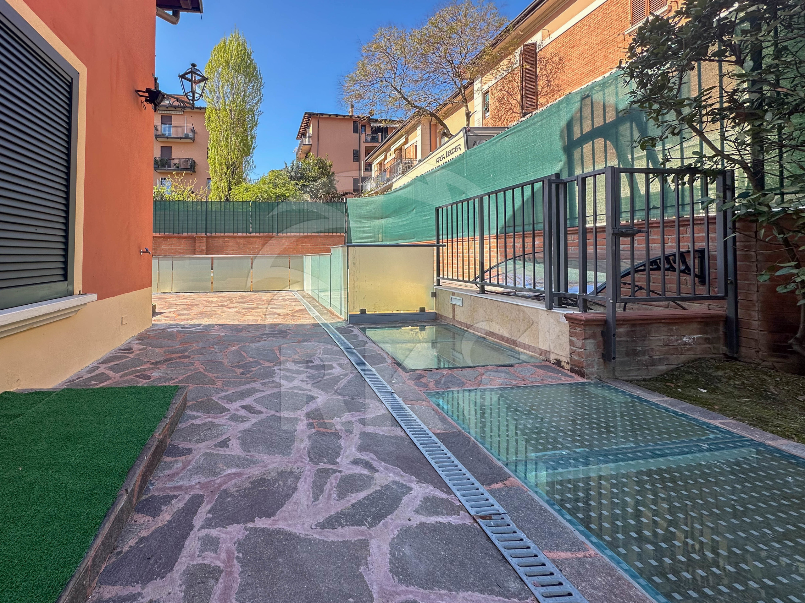 Appartamento con giardino in via dotti 16, Bologna