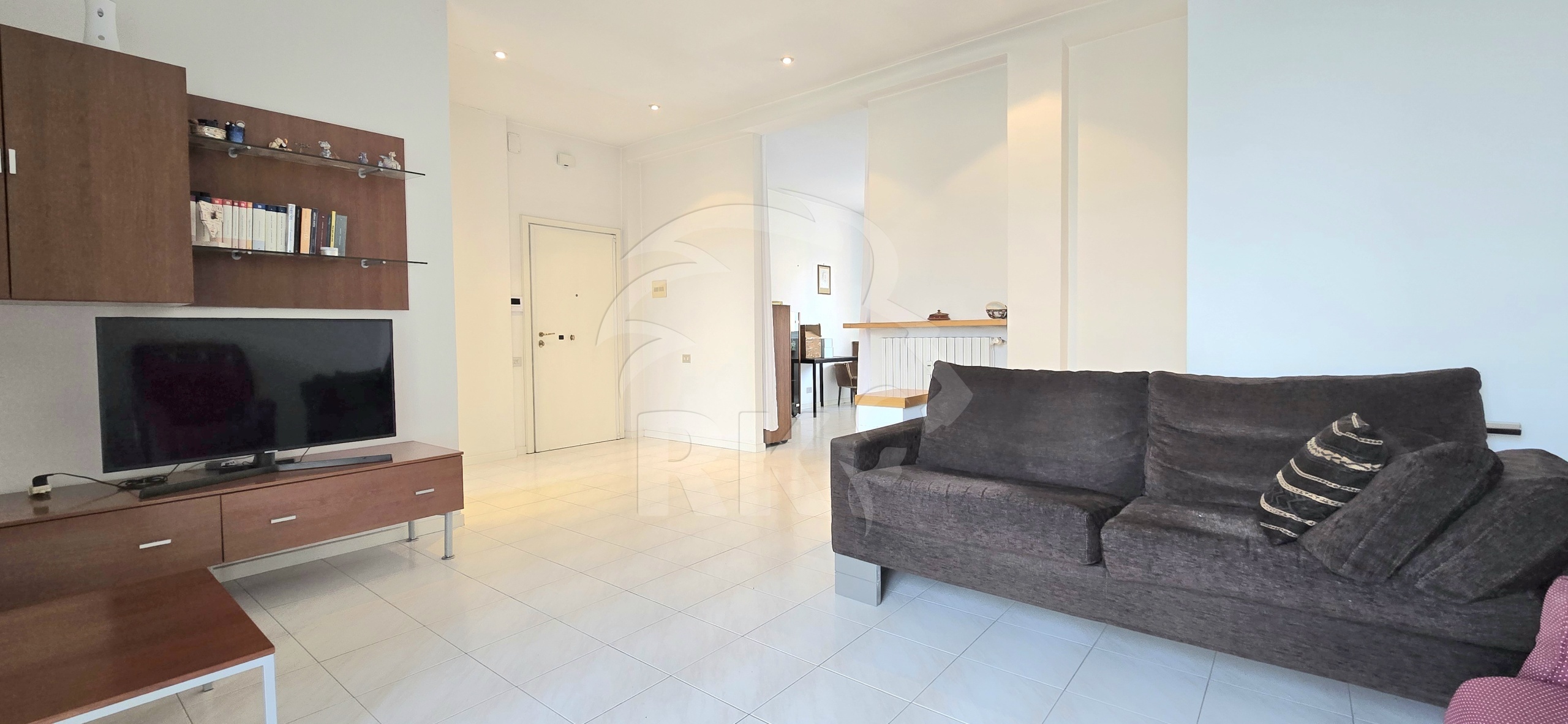 Appartamento con box in via cellini 11, Bologna