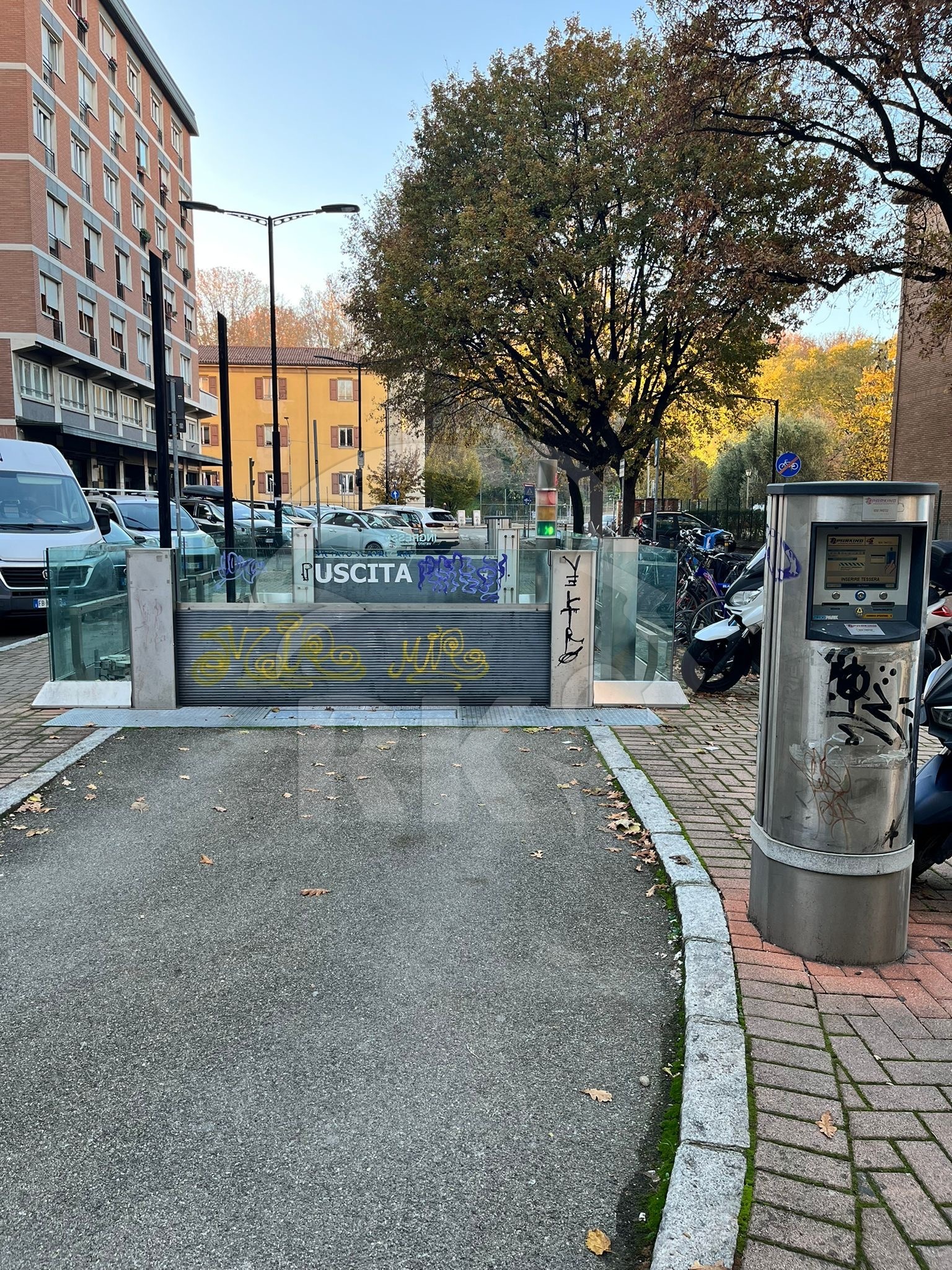 Posto auto coperto in affitto, Bologna irnerio